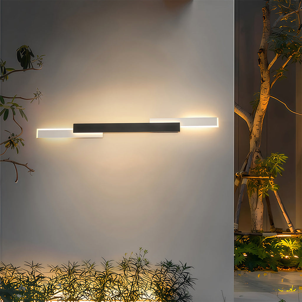 RAVENSCROFT OUTDOOR LED LINEAR WALL LANTERN