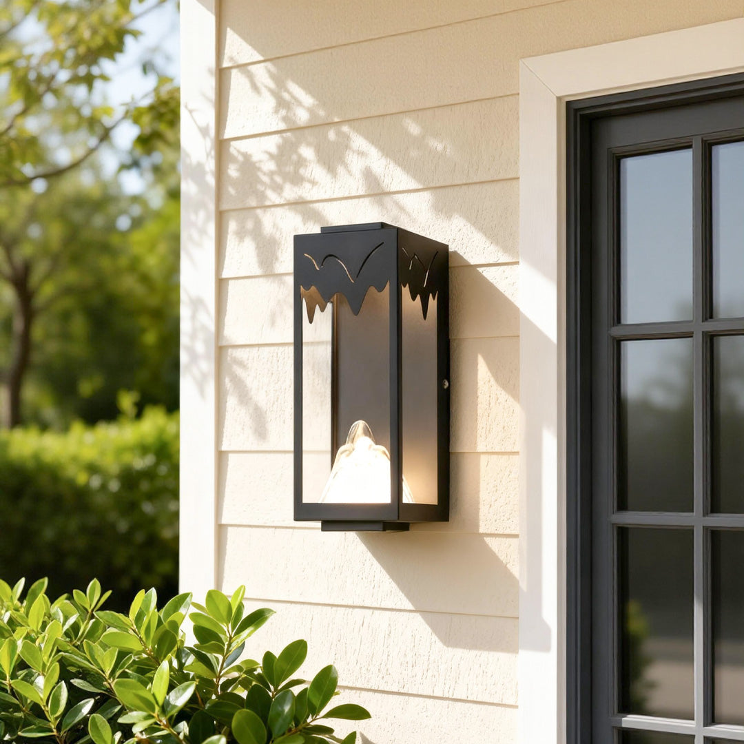 RAVENSHIRE WEATHERPROOF GARDEN LANTERN