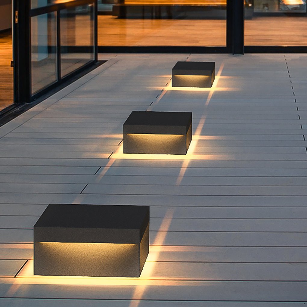 WINDSOR SQUARE OUTDOOR PILLAR ILLUMINATOR