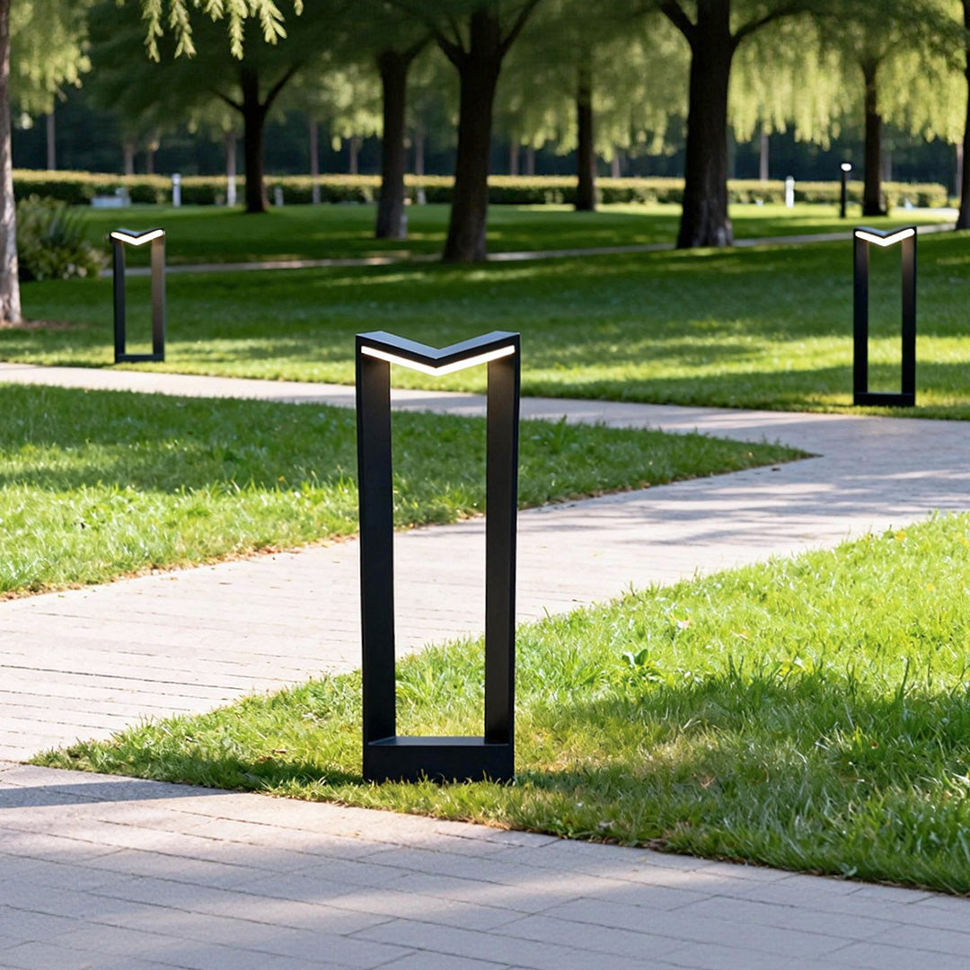 WINDSOR SQUARE OUTDOOR ILLUMINATION POST