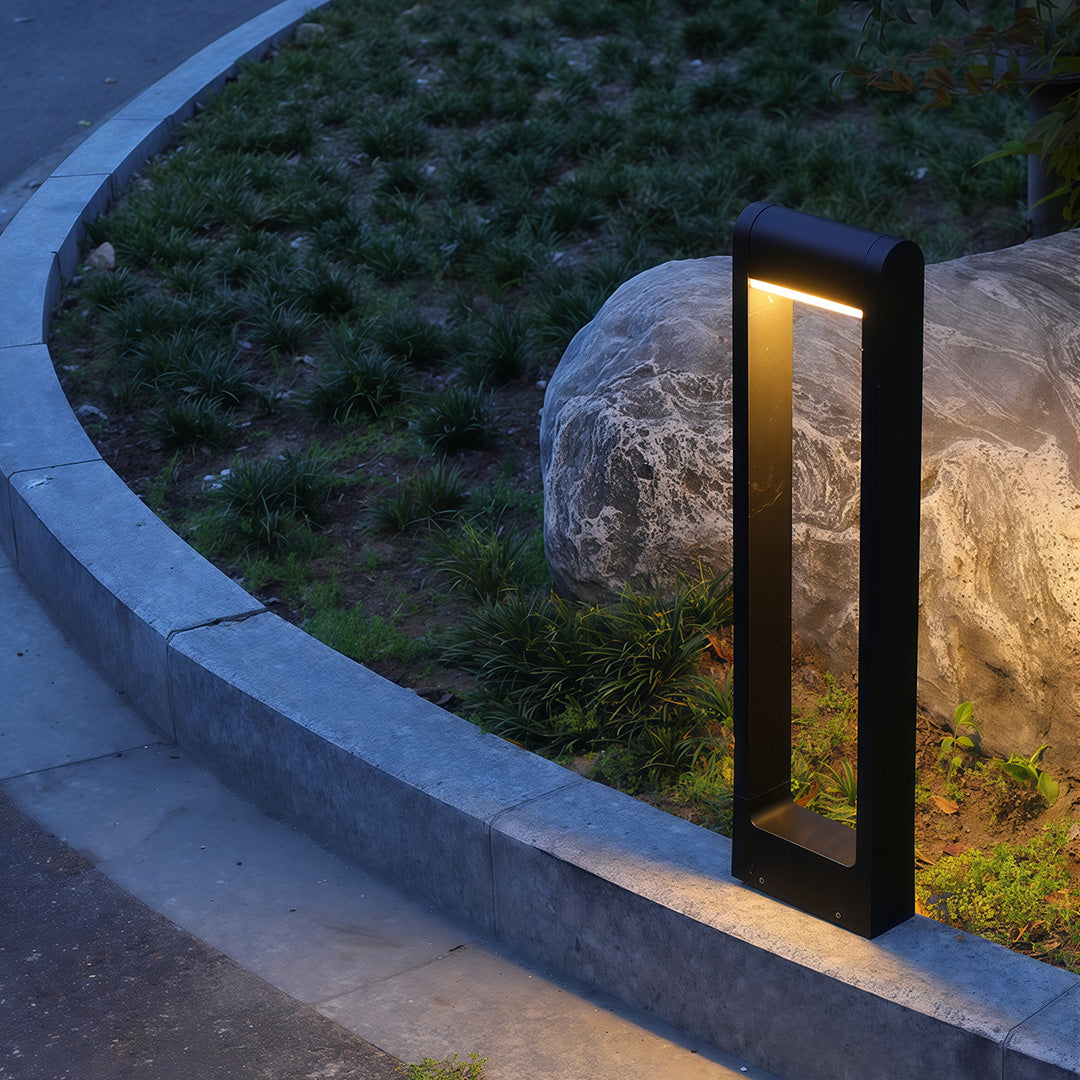 WINDSOR SQUARE BLACK OUTDOOR BOLLARD LANTERN