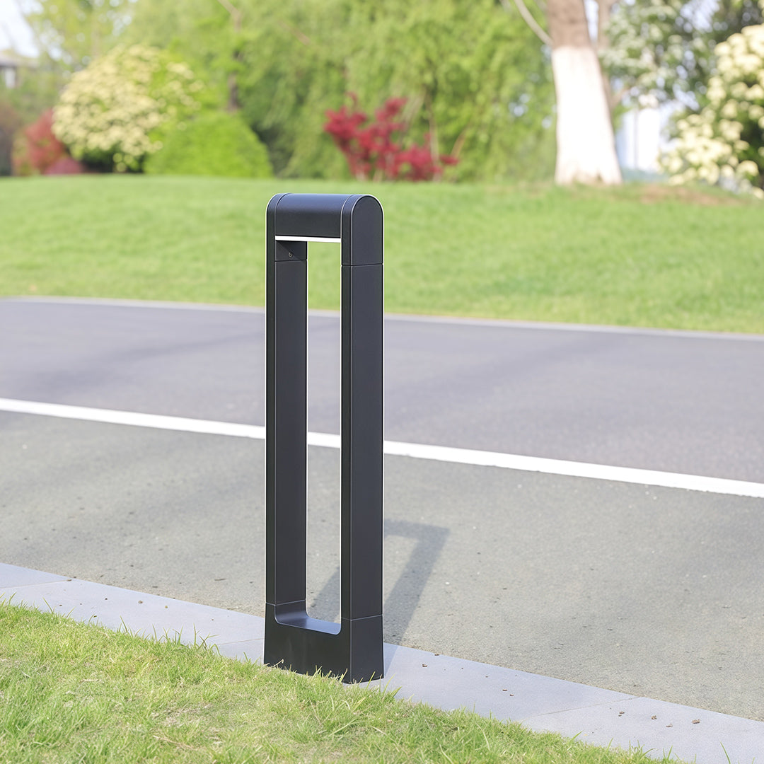 WINDSOR SQUARE BLACK OUTDOOR BOLLARD LANTERN
