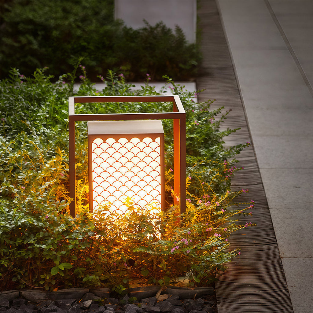 WINDSOR GARDEN GUARDIAN WATERPROOF LANTERN