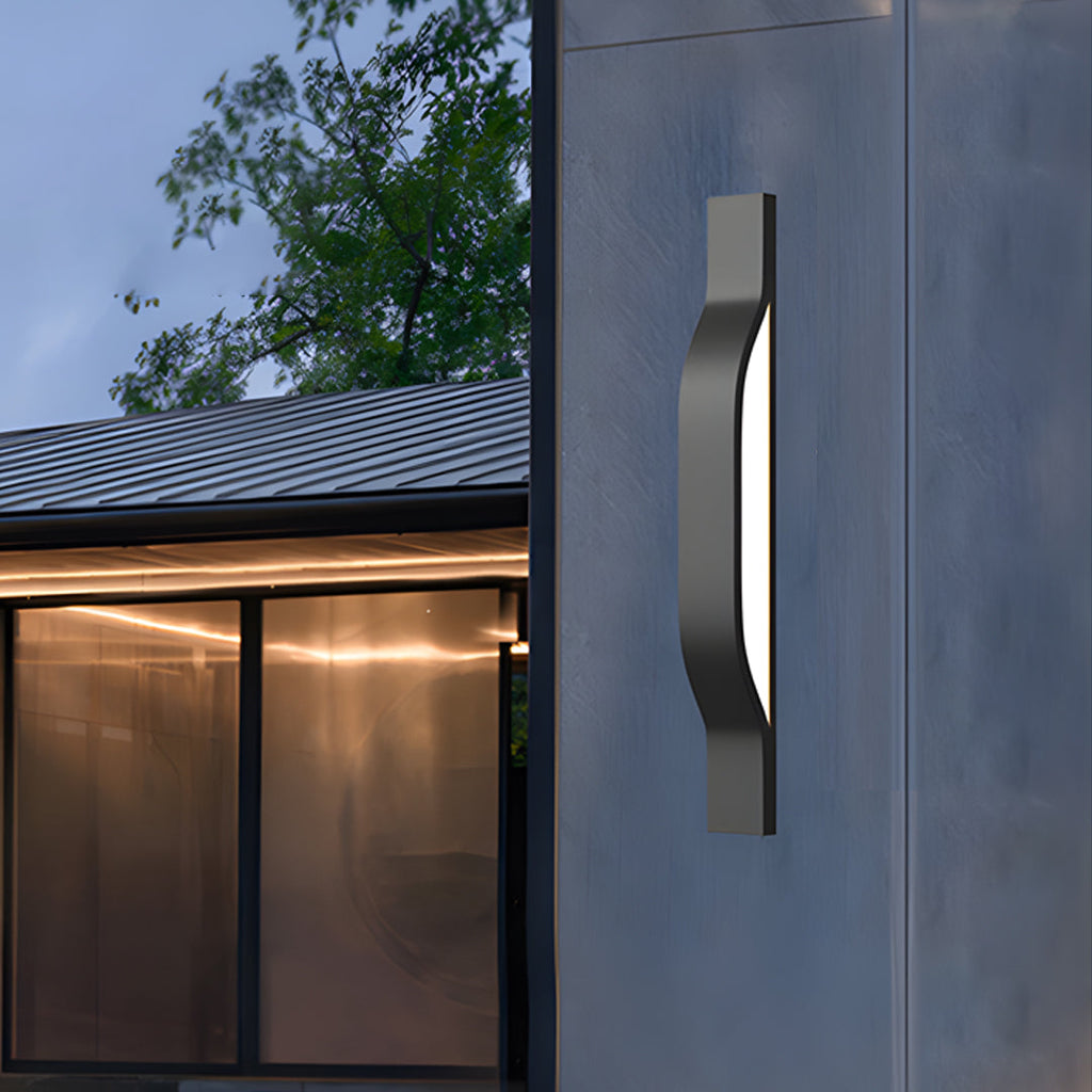 THORNBURY WEATHERPROOF OUTDOOR WALL LANTERN