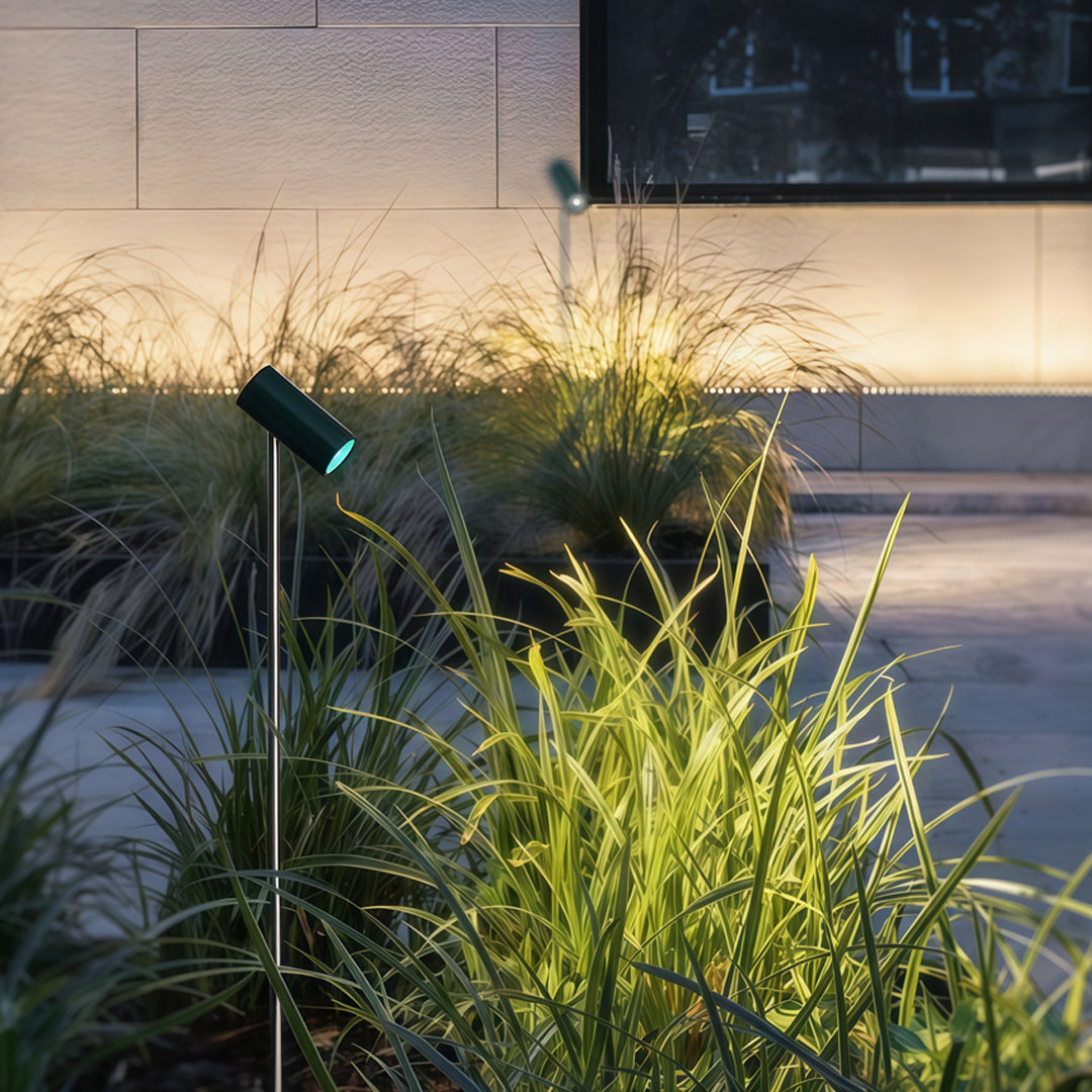 WINDSOR PATHWAY ILLUMINATOR - MINIMALIST LANDSCAPE LIGHTING