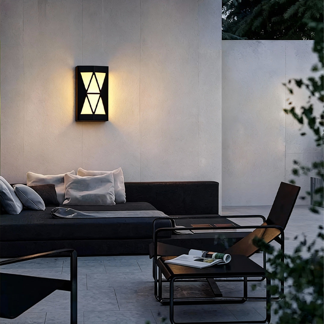 WINTERBOURNE RAINPROOF GARDEN WALL LANTERN