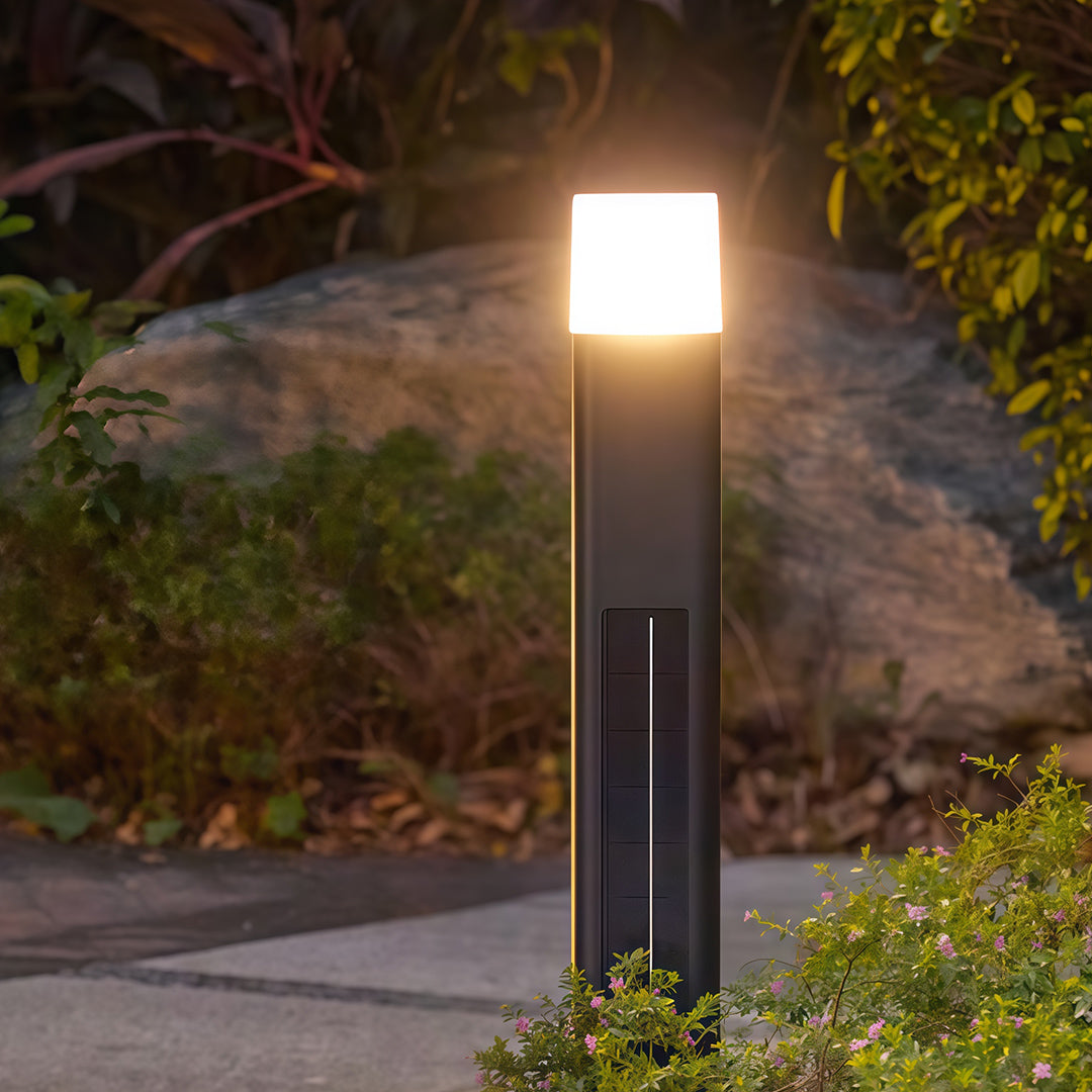 WINTERBORNE SOLAR-POWERED GARDEN BOLLARD LANTERN