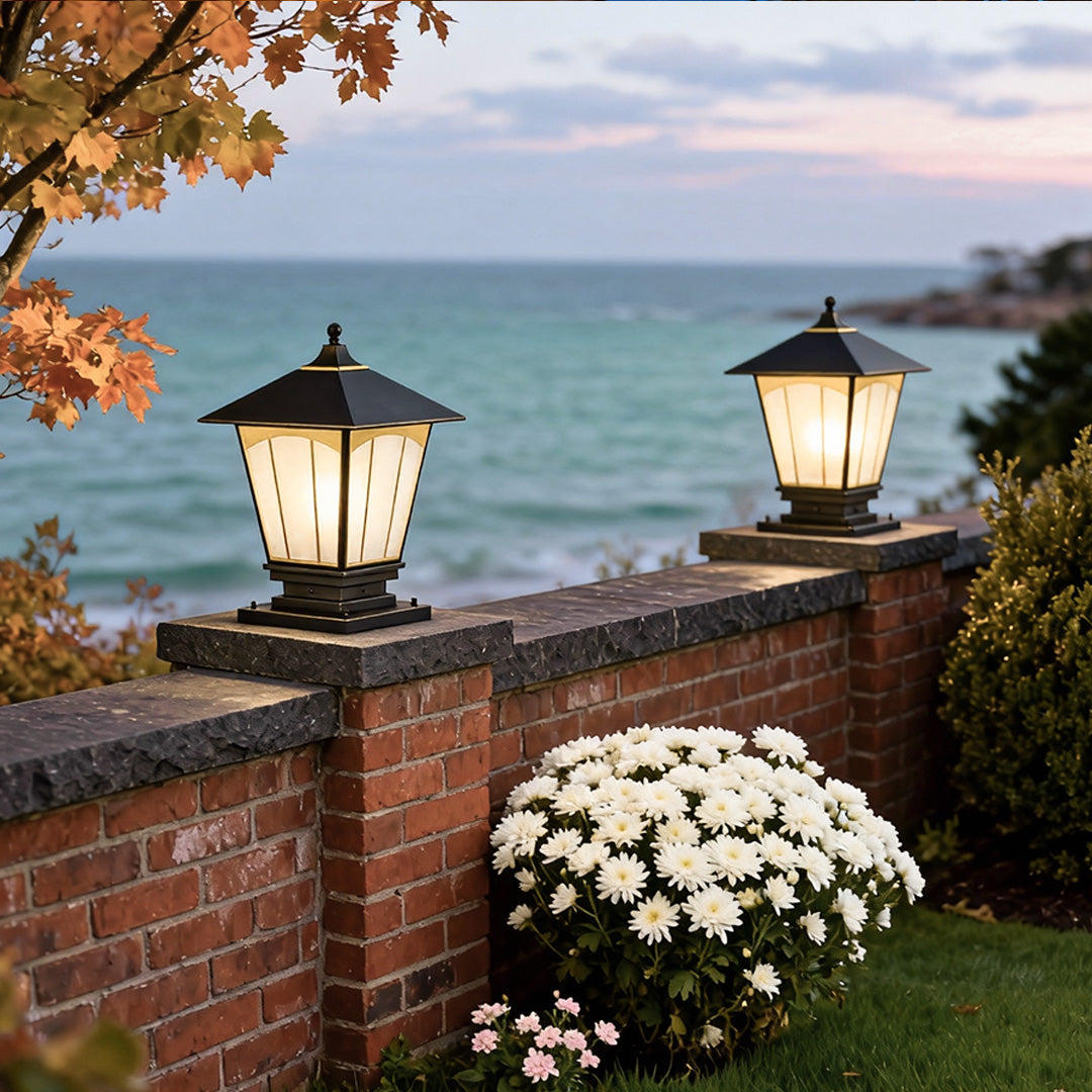 WINTHORPE GARDEN PILLAR LANTERN – Weatherproof Outdoor Illumination for Fencing