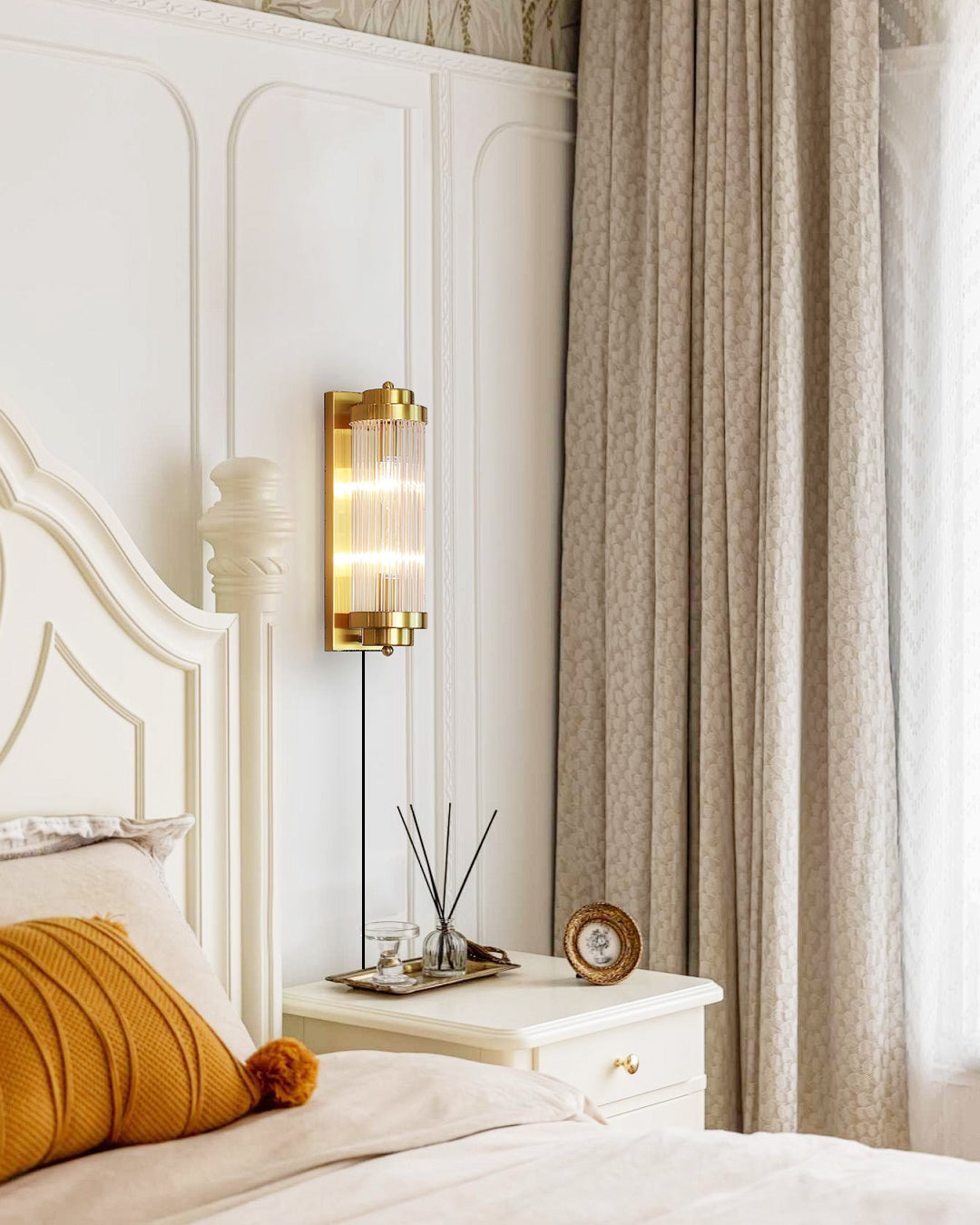 FENWICK OFFSET ILLUMINATION WALL SCONCE