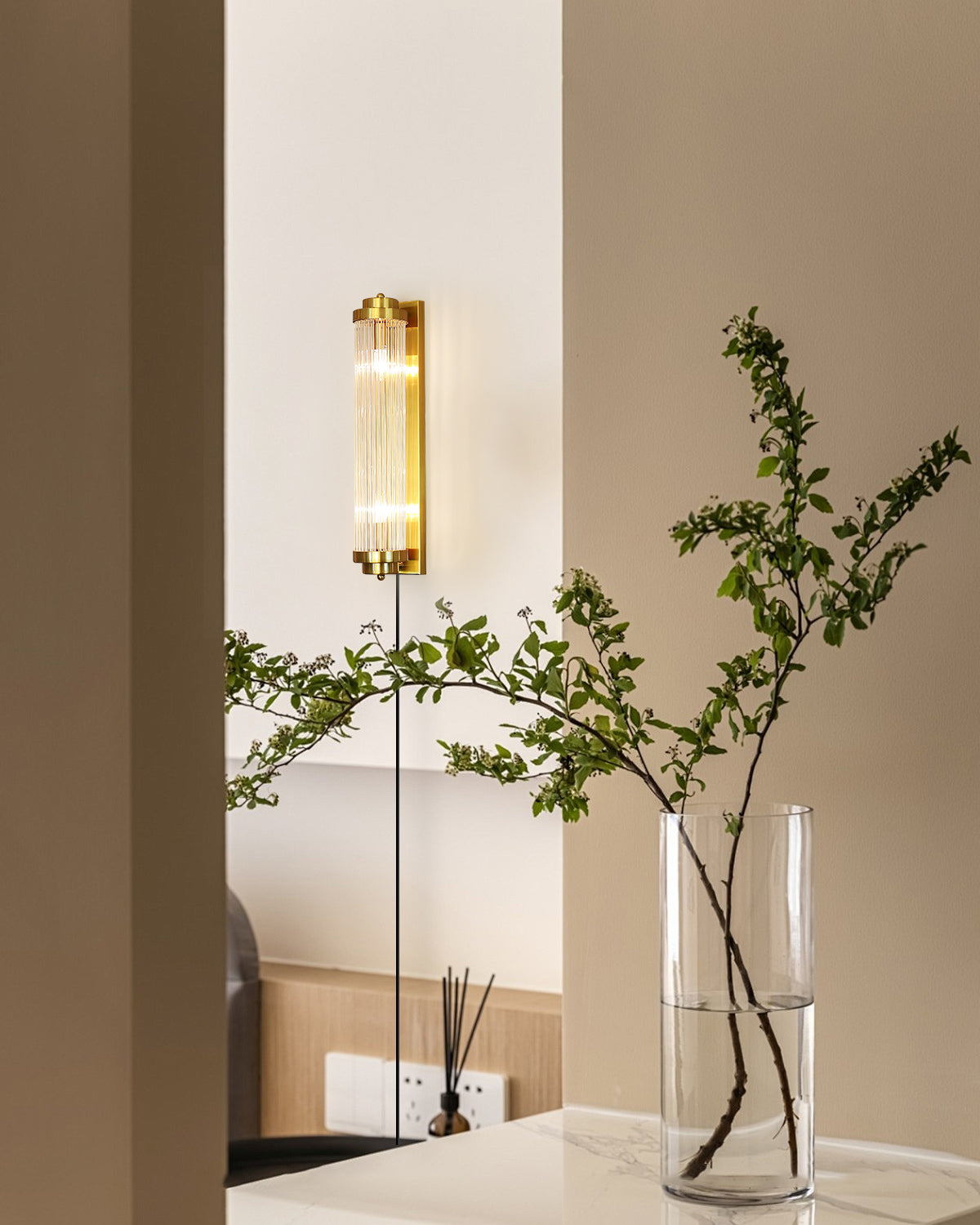 FENWICK OFFSET ILLUMINATION WALL SCONCE