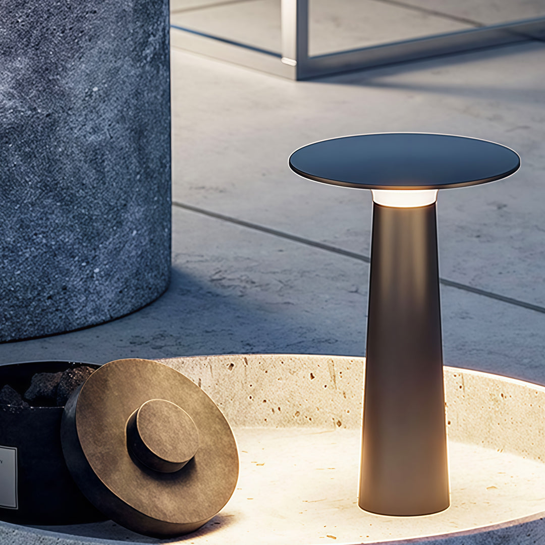 WINDSOR GARDEN RADIANCE OUTDOOR LAMP