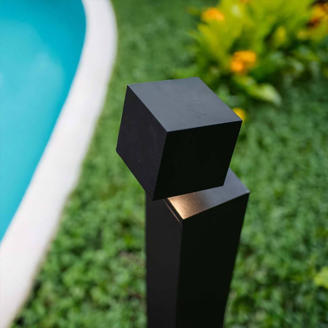 RAVENHURST MODERN SOLAR BOLLARD LIGHTING