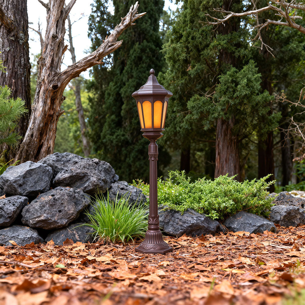 WINDSOR GARDEN PATHWAY LANTERN, WATER-RESISTANT TRADITIONAL LED LANDSCAPE LIGHT