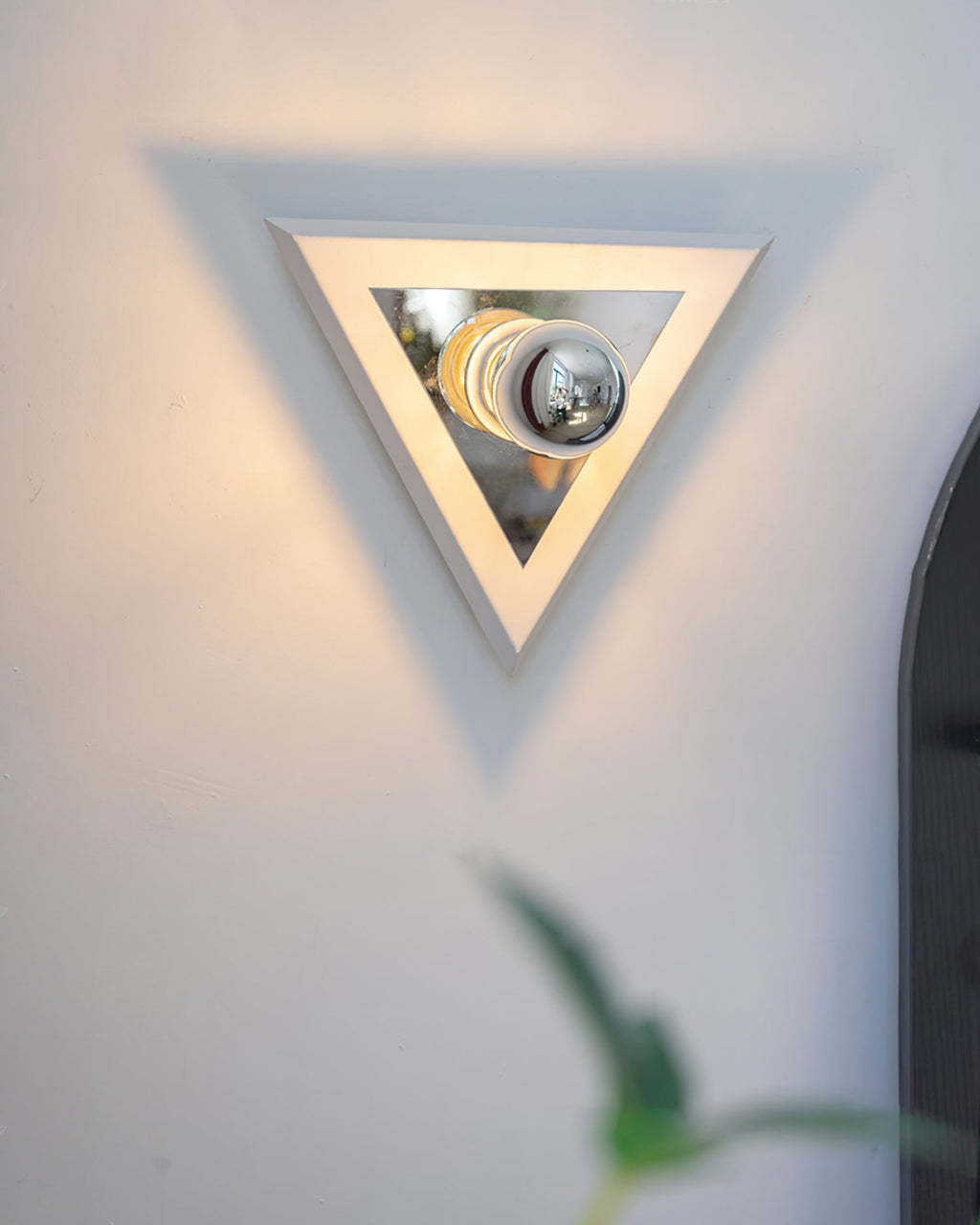 CARLETON TRIAD LUMINAIRE