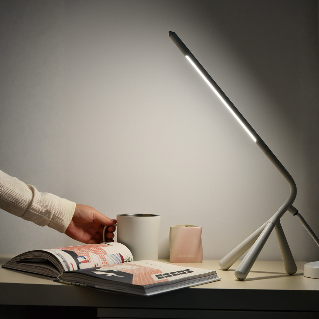 THISTLEWOOD TRIPOD LED LAMP WITH ROTATABLE SHADE
