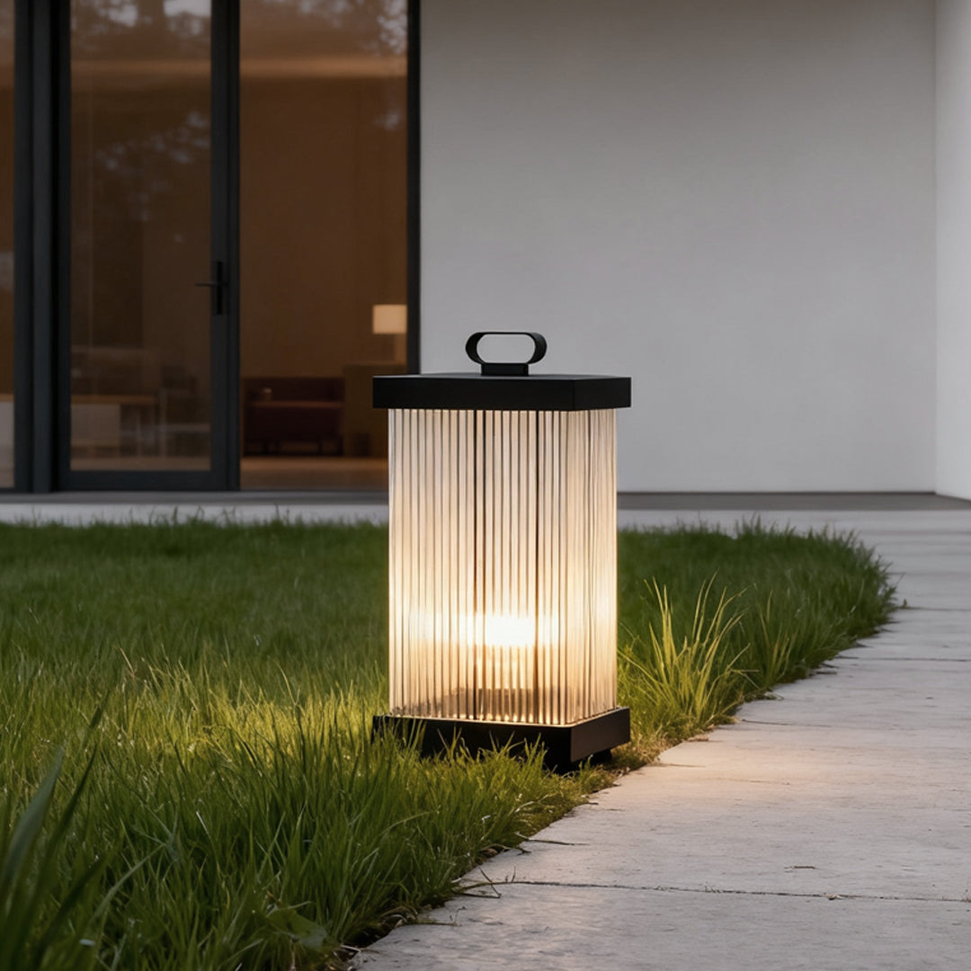 RAVENSCROFT GARDEN RIPPLED SOLAR ILLUMINATOR IN BLACK