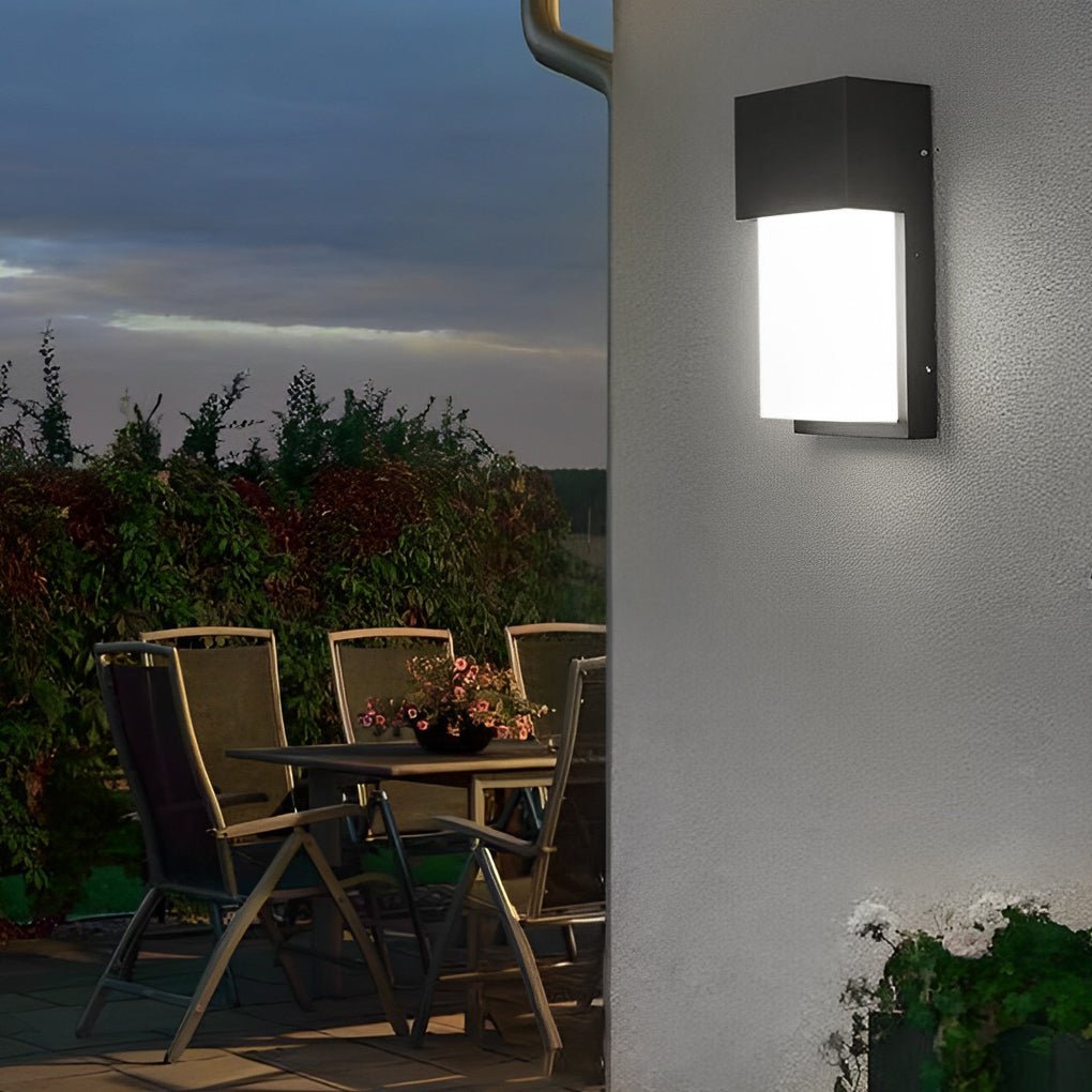 RAVENSCROFT RECTANGULAR OUTDOOR LED WALL LANTERN 10W