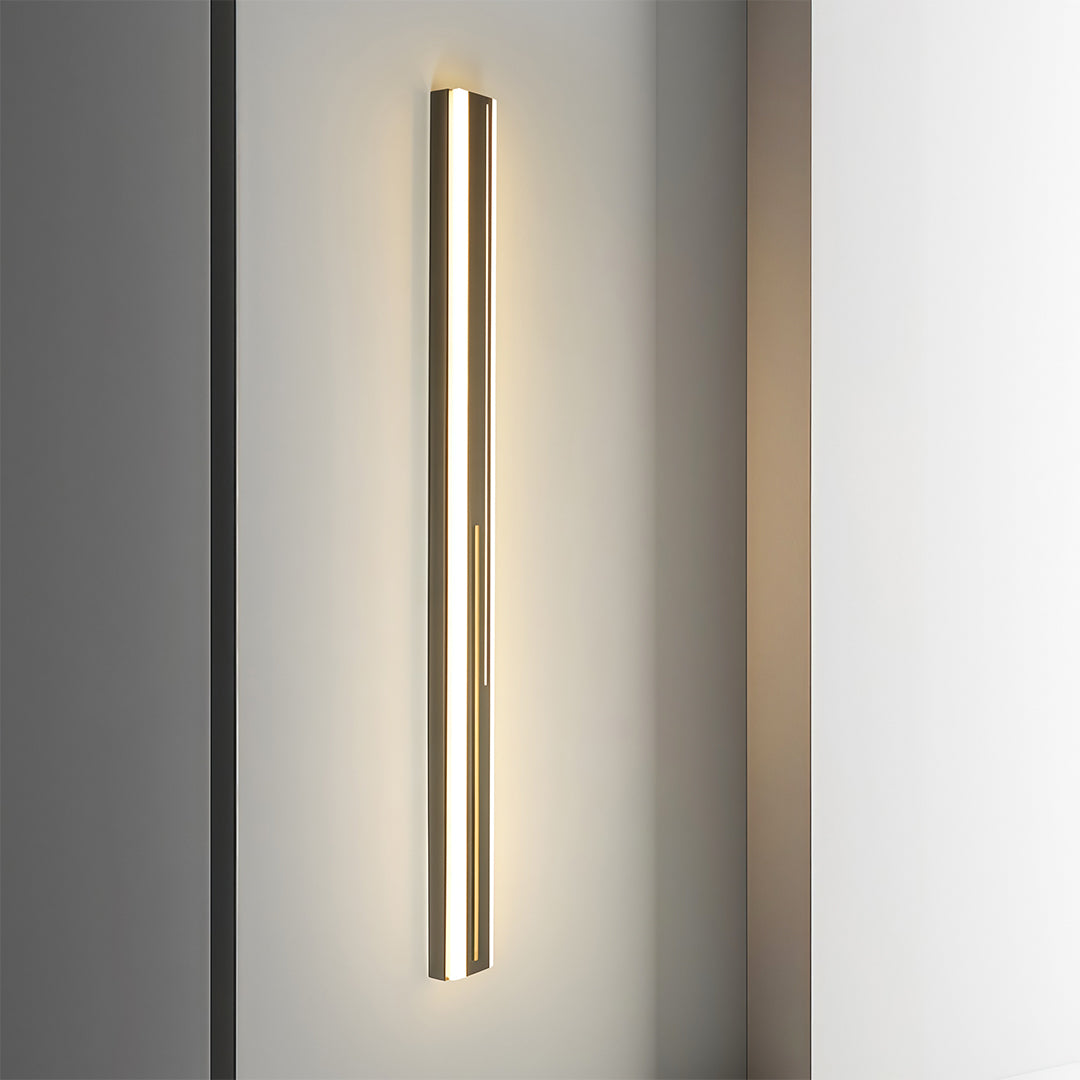 THORNBURY RAINPROOF OUTDOOR LINEAR WALL LANTERN