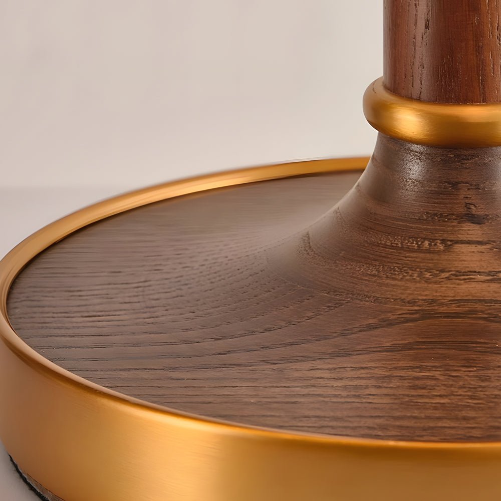 RAVENHALL VINTAGE BRASS PULL CHAIN TABLE LAMP