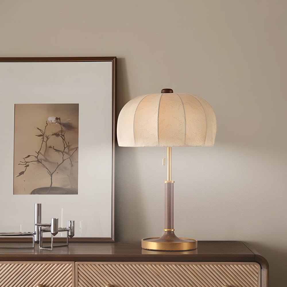 RAVENHALL VINTAGE BRASS PULL CHAIN TABLE LAMP