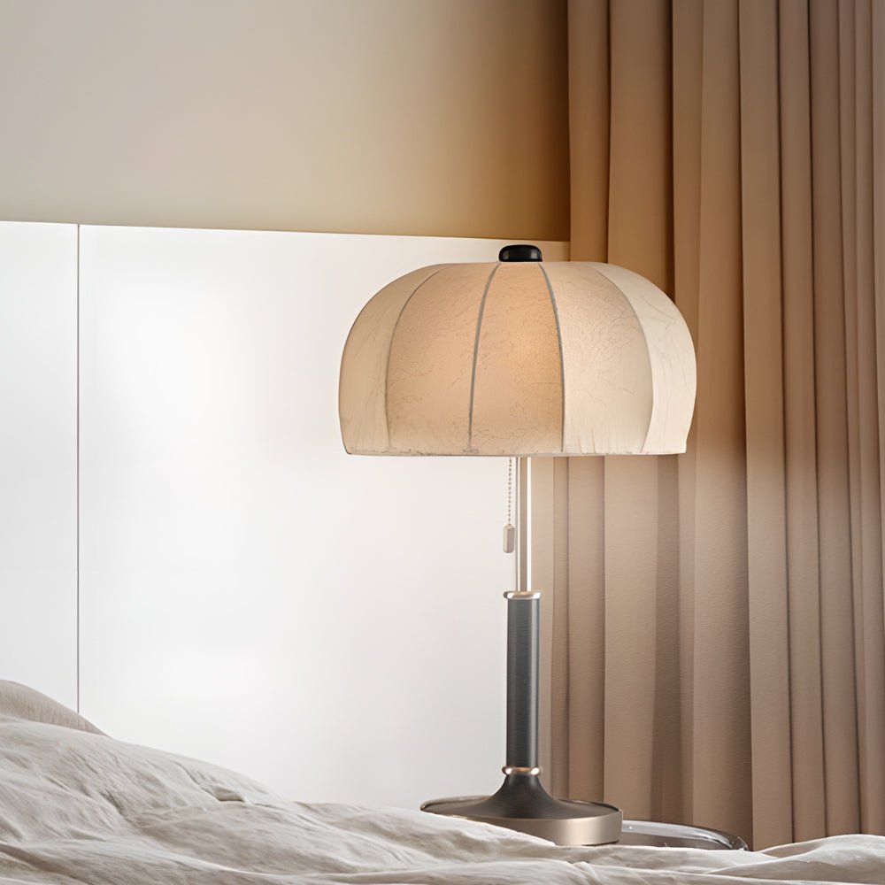 RAVENHALL VINTAGE BRASS PULL CHAIN TABLE LAMP