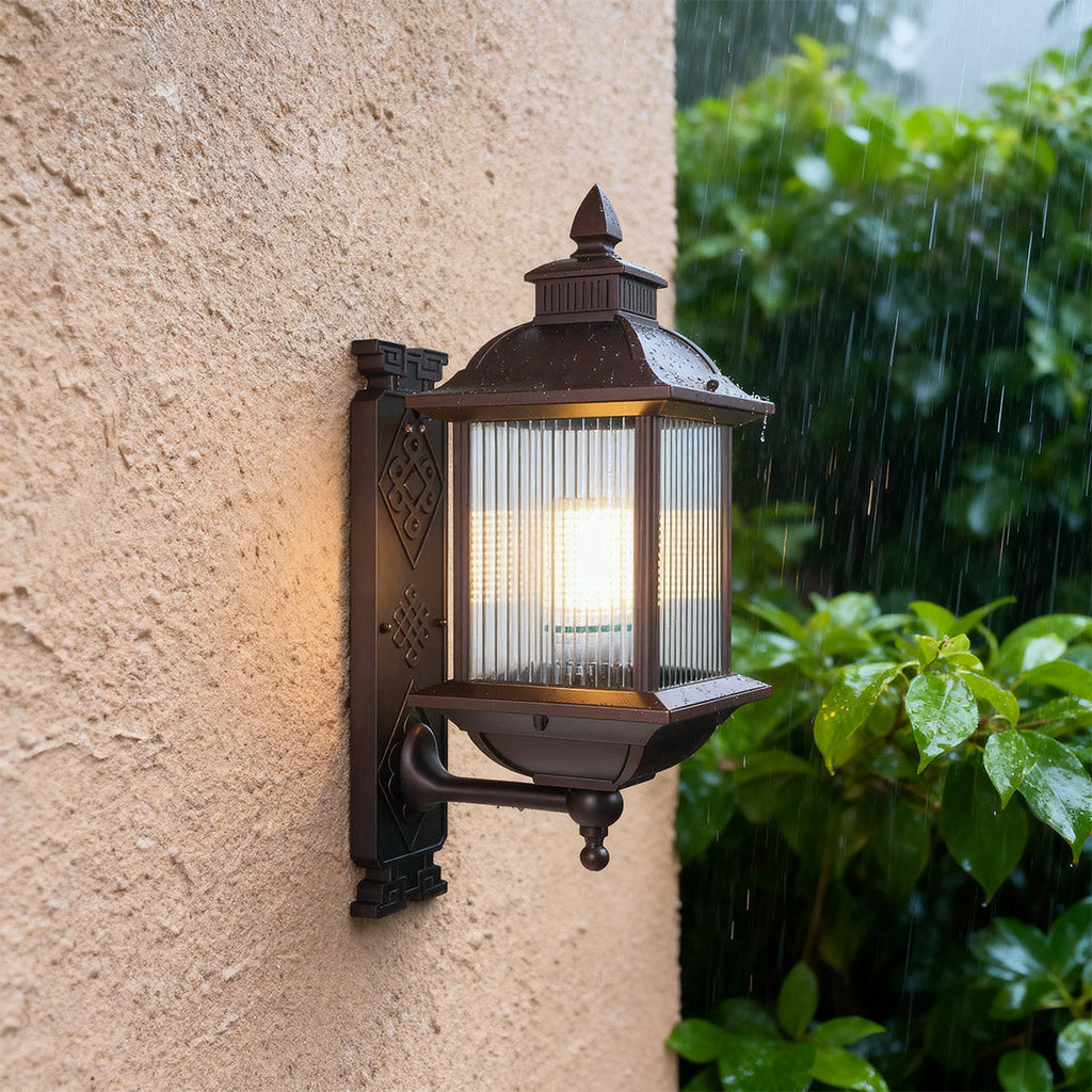 WINDSOR ALUMINUM GARDEN WALL LANTERN - WATER-RESISTANT TRADITIONAL DESIGN