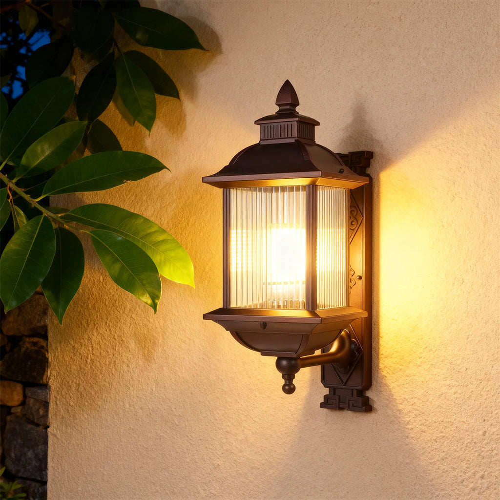 WINDSOR ALUMINUM GARDEN WALL LANTERN - WATER-RESISTANT TRADITIONAL DESIGN
