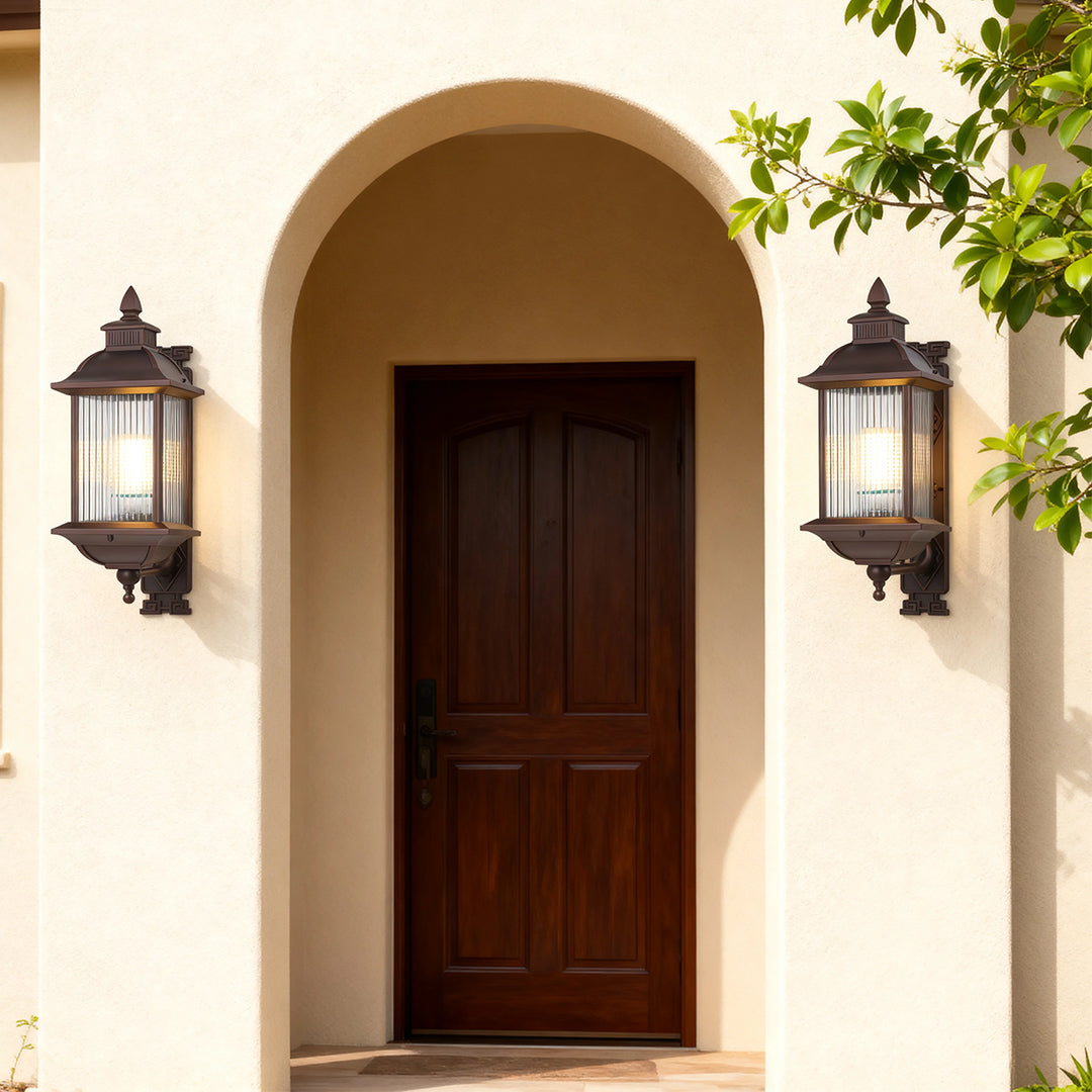WINDSOR ALUMINUM GARDEN WALL LANTERN - WATER-RESISTANT TRADITIONAL DESIGN