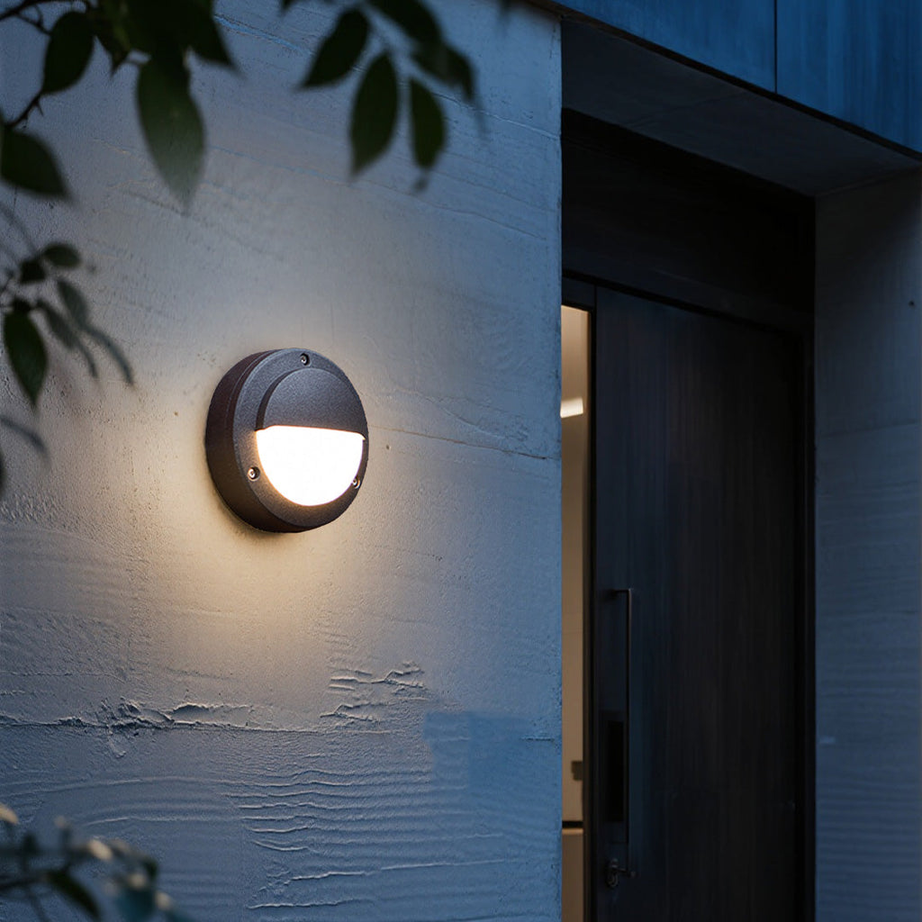WINDSOR CIRCLE OUTDOOR LIGHTING FIXTURE, WEATHER-RESISTANT MINIMALIST DESIGN