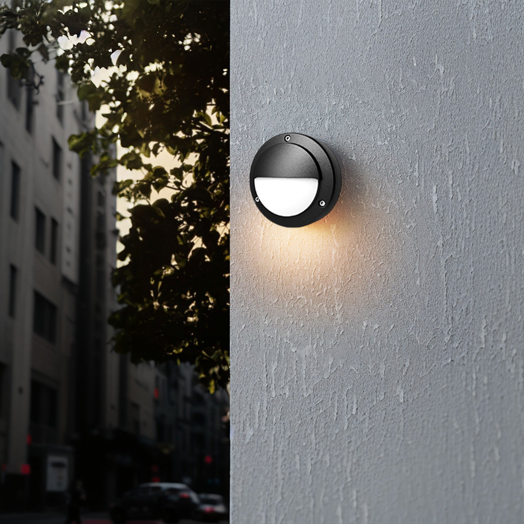 WINDSOR CIRCLE OUTDOOR LIGHTING FIXTURE, WEATHER-RESISTANT MINIMALIST DESIGN