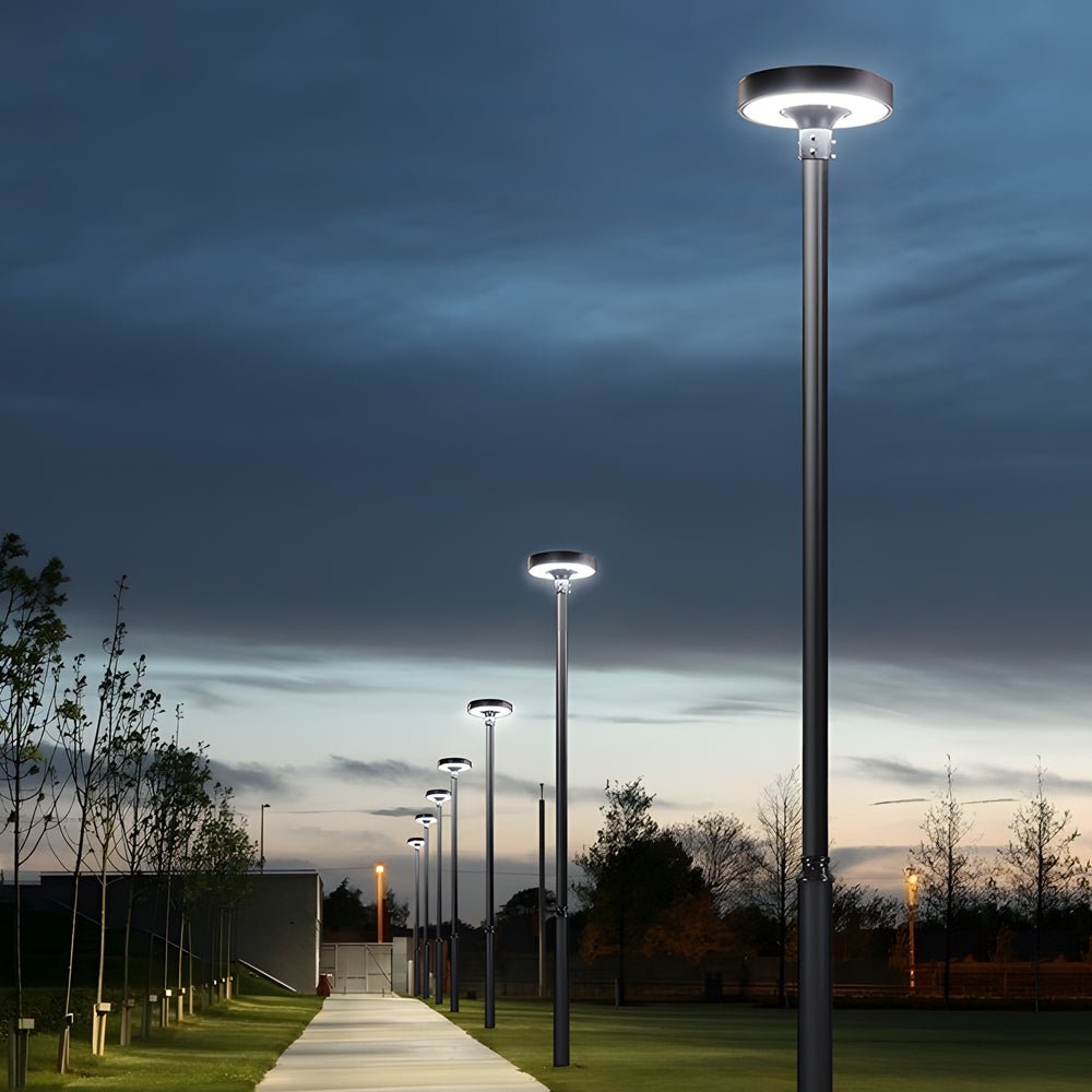 WINDSOR SOLAR GLOBE LED LAMP WITH WATERPROOF DESIGN