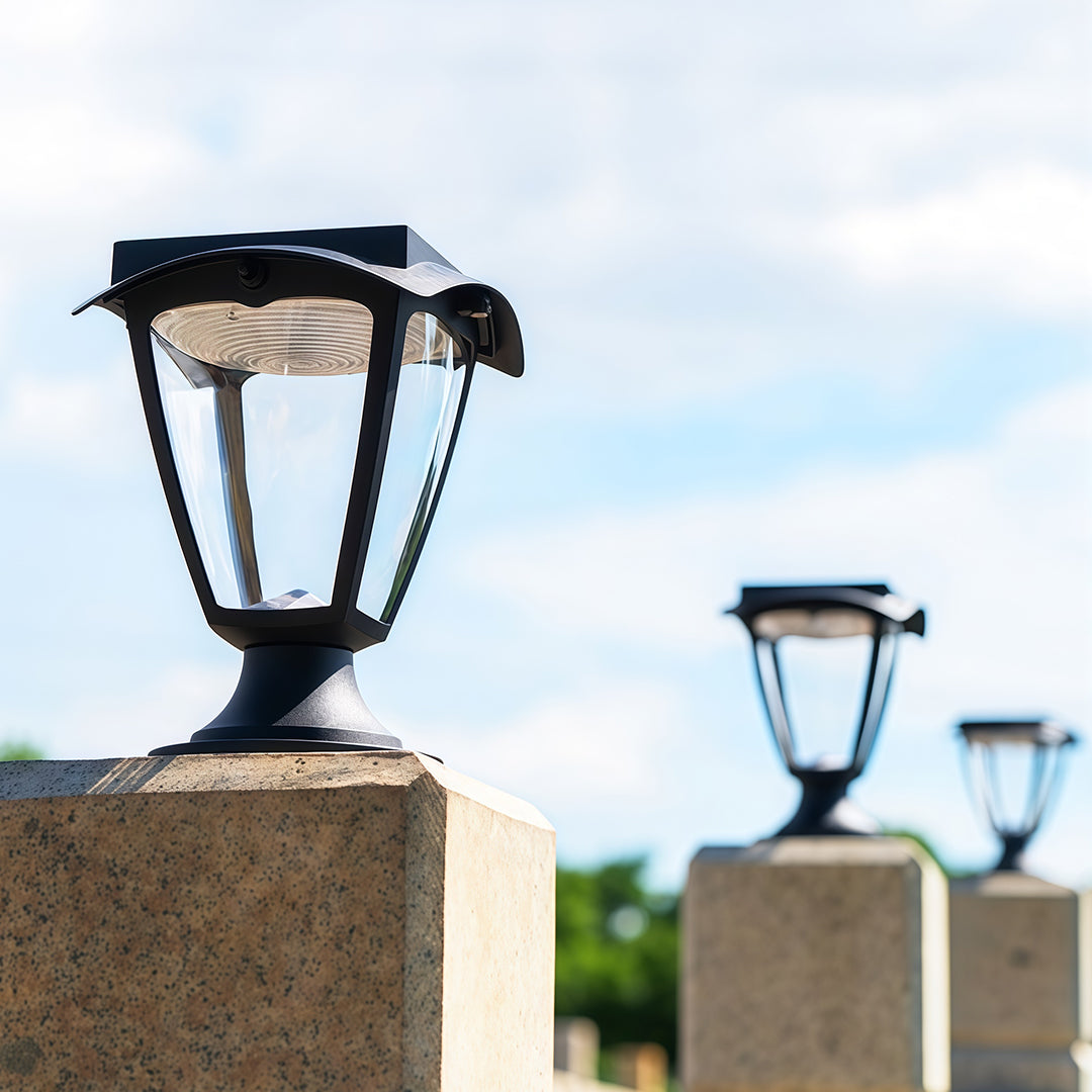 WINTERBORNE SOLAR PILLAR LANTERN IN WEATHER-RESISTANT ALUMINUM