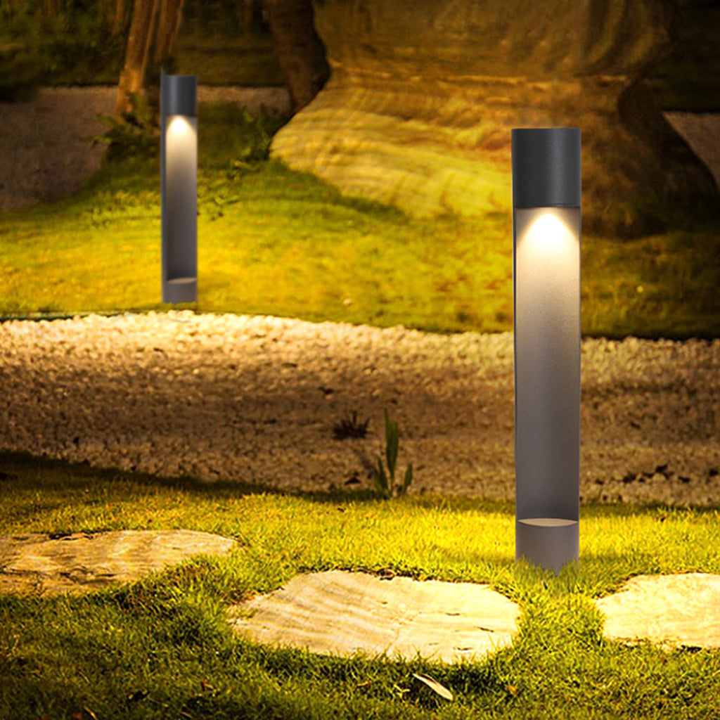 RAVENSWORTH MINIMALIST OUTDOOR PATHWAY LANTERN