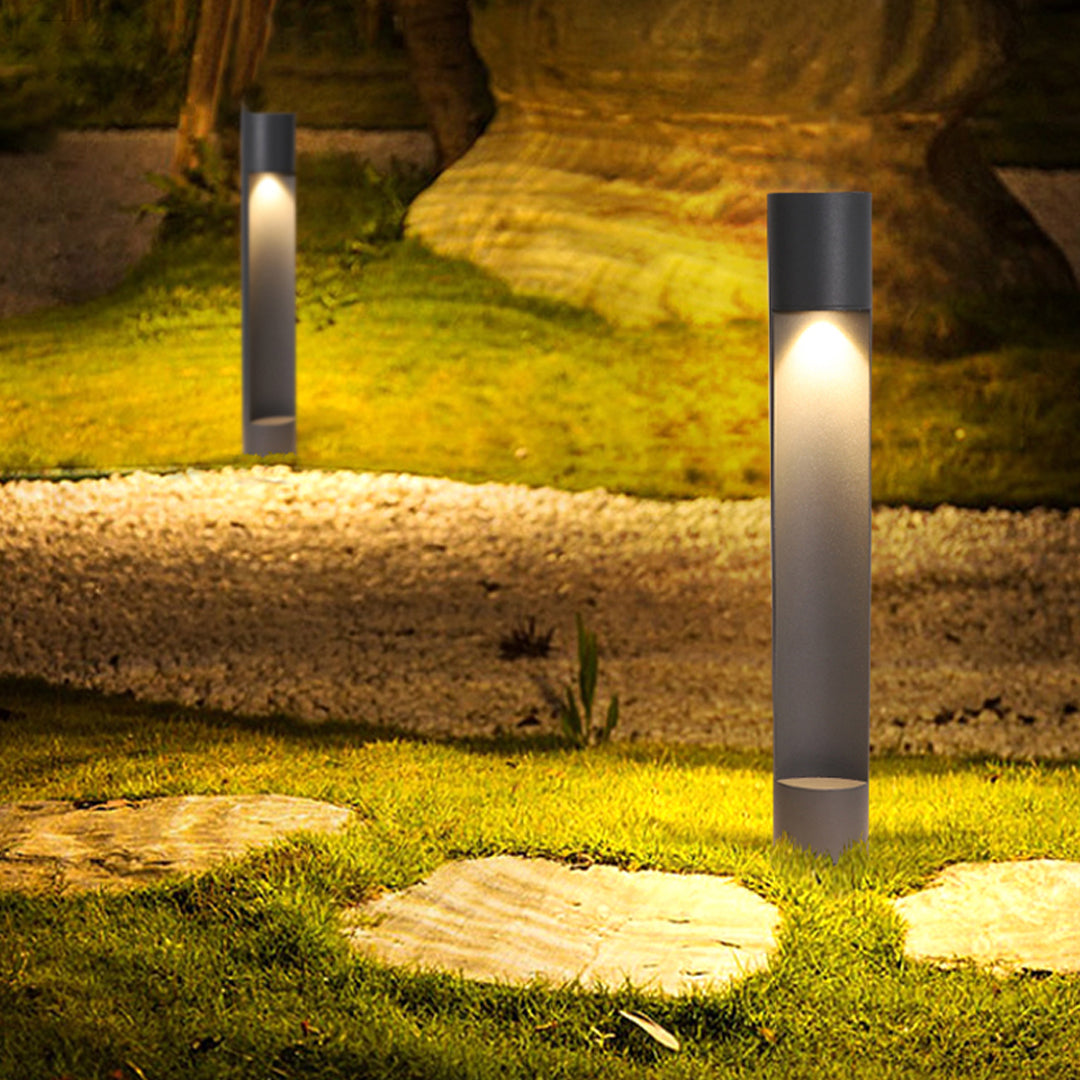 RAVENSWORTH MINIMALIST OUTDOOR PATHWAY LANTERN