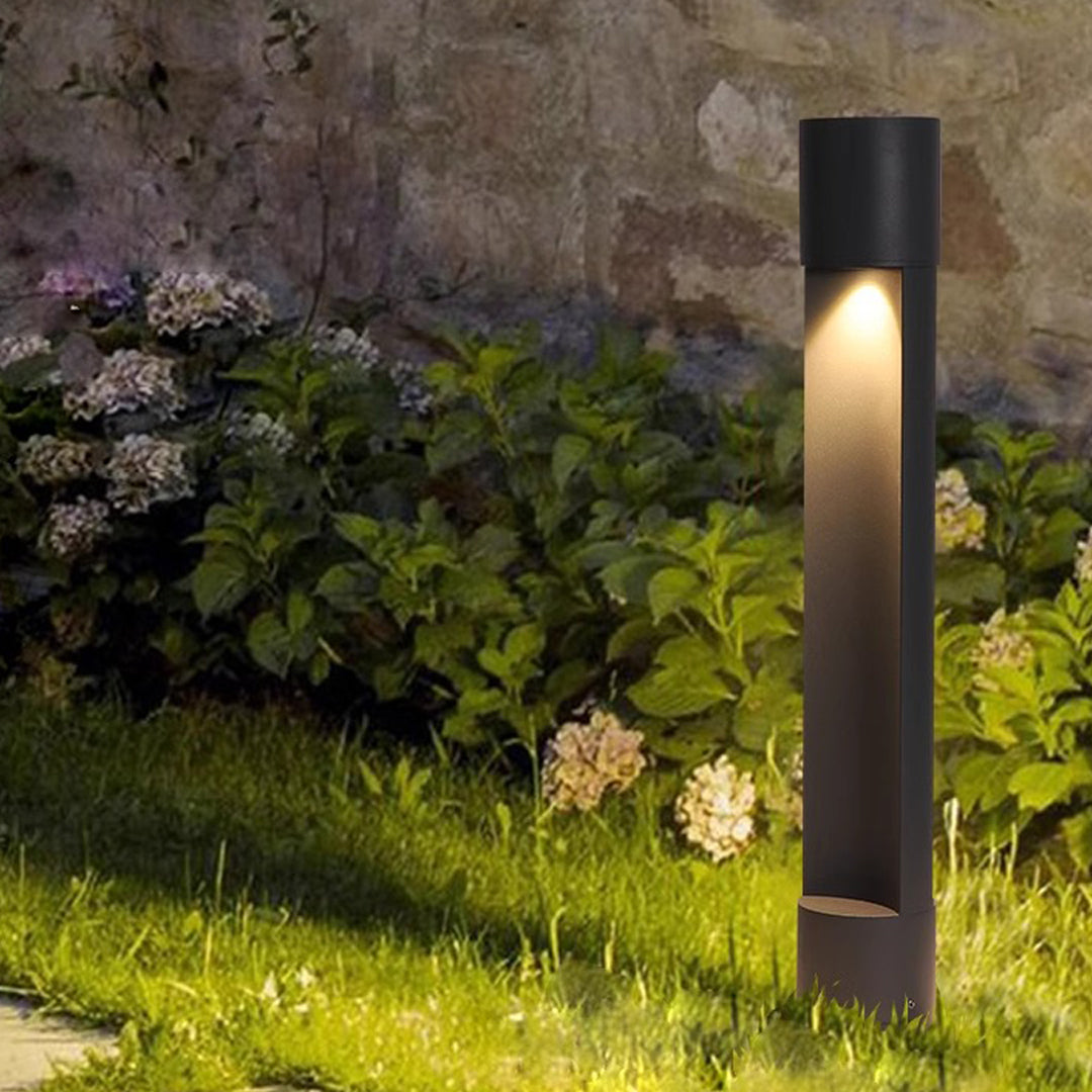 RAVENSWORTH MINIMALIST OUTDOOR PATHWAY LANTERN