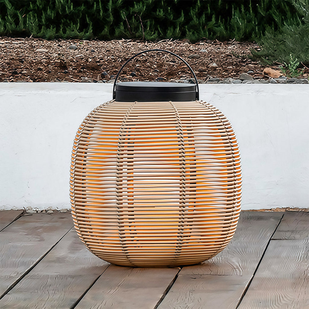 FENWICK SOLAR GLOWING GARDEN LANTERN