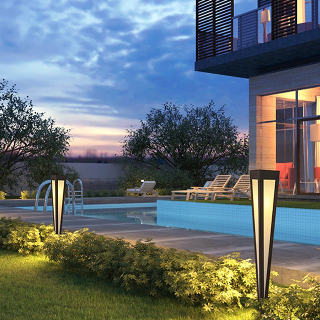 CHARLESTON SOLAR RAINBOW PATH LIGHT WITH CONICAL BASE