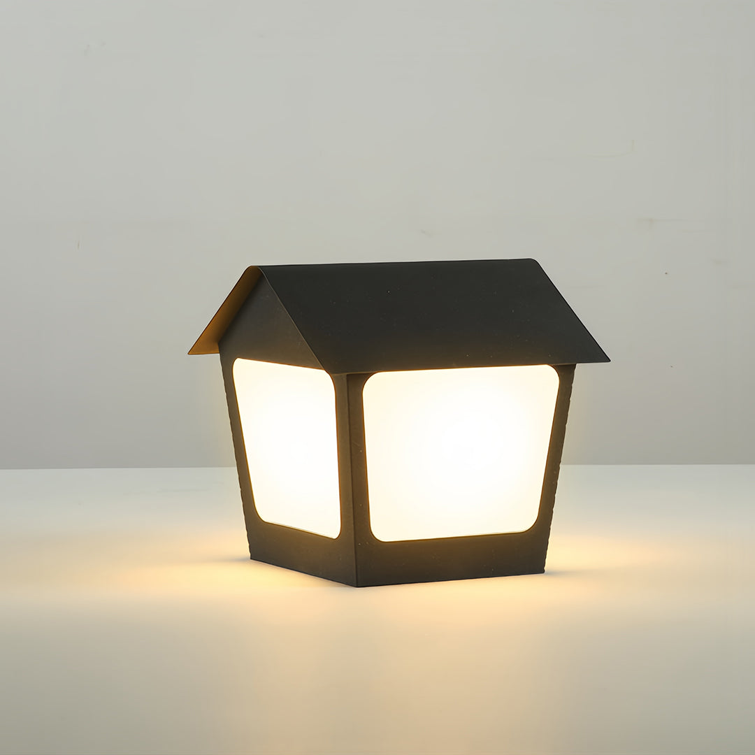 WINDSOR GARDEN POST ILLUMINATORS - ARTISANAL SCULPTED LIGHTS FOR OUTDOOR SPACES
