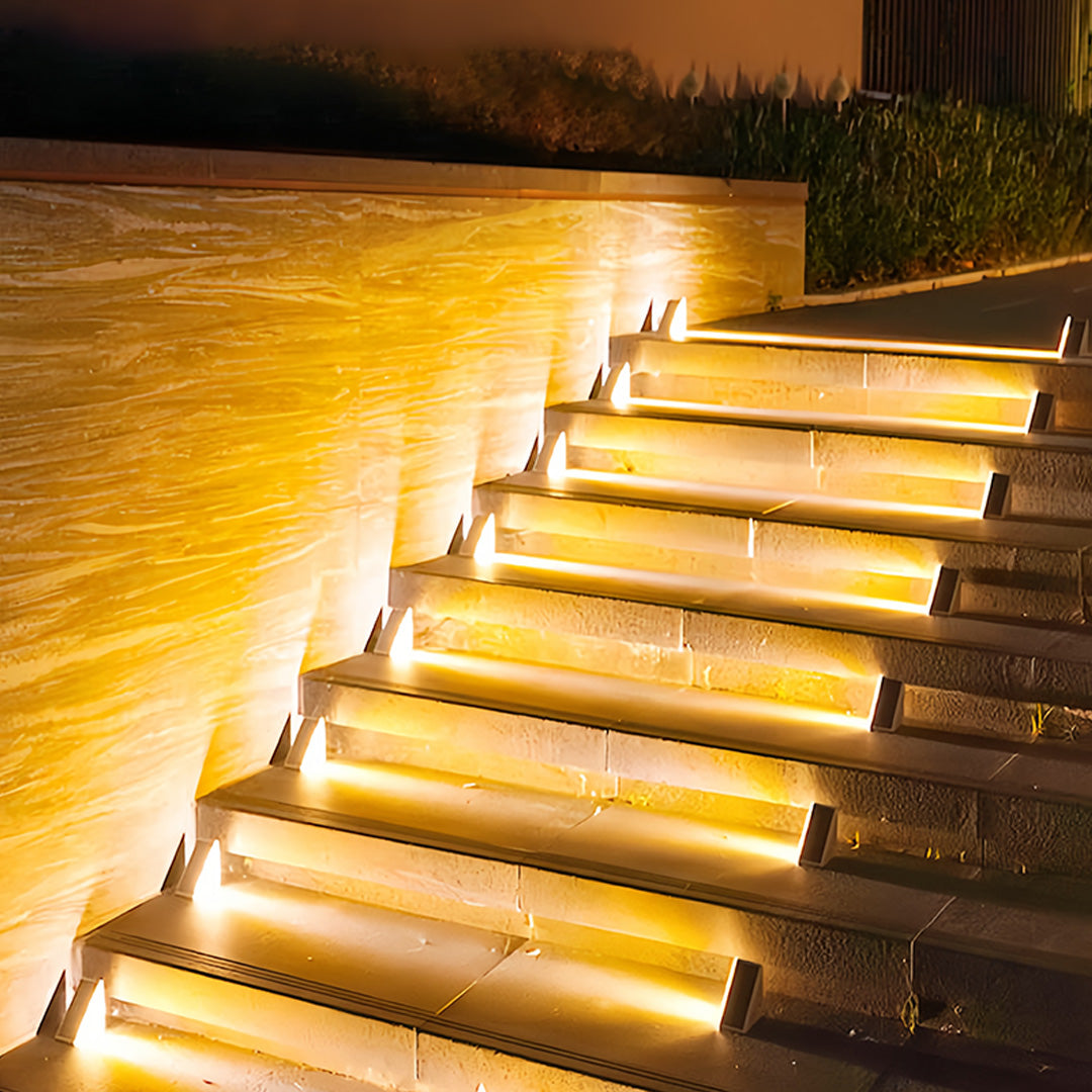WINDSOR GLOW SOLAR DECK ILLUMINATORS - AUTOMATICALLY WATERPROOF RGB LIGHTING
