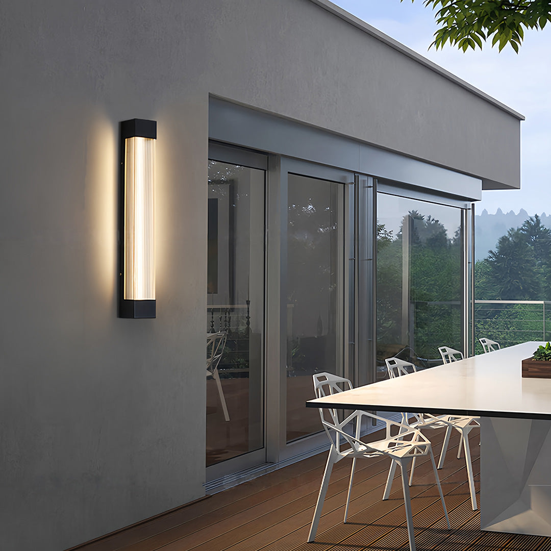 WINDSOR AQUA VERTICAL LED OUTDOOR SCONCE