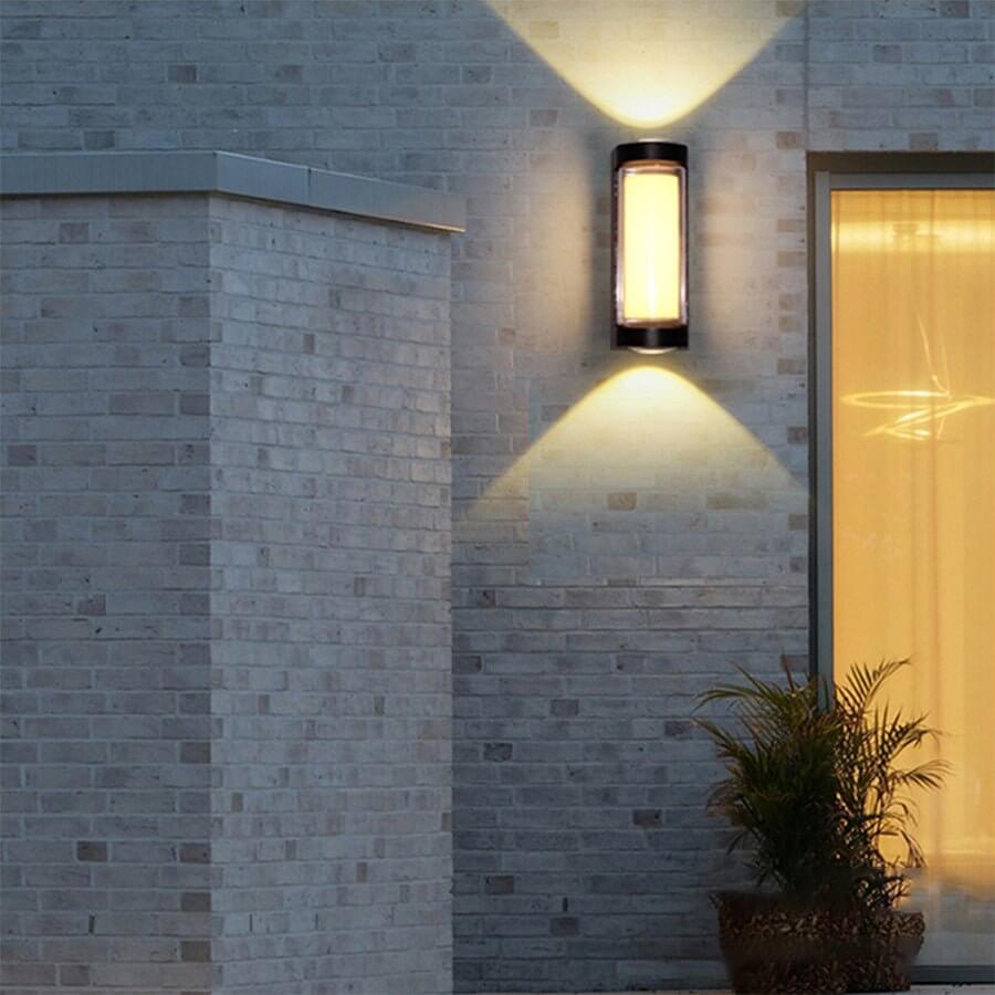 WINDSOR DUAL-ANGLE OUTDOOR WALL LANTERN WITH CURVED AND RECTILINEAR ELEMENTS