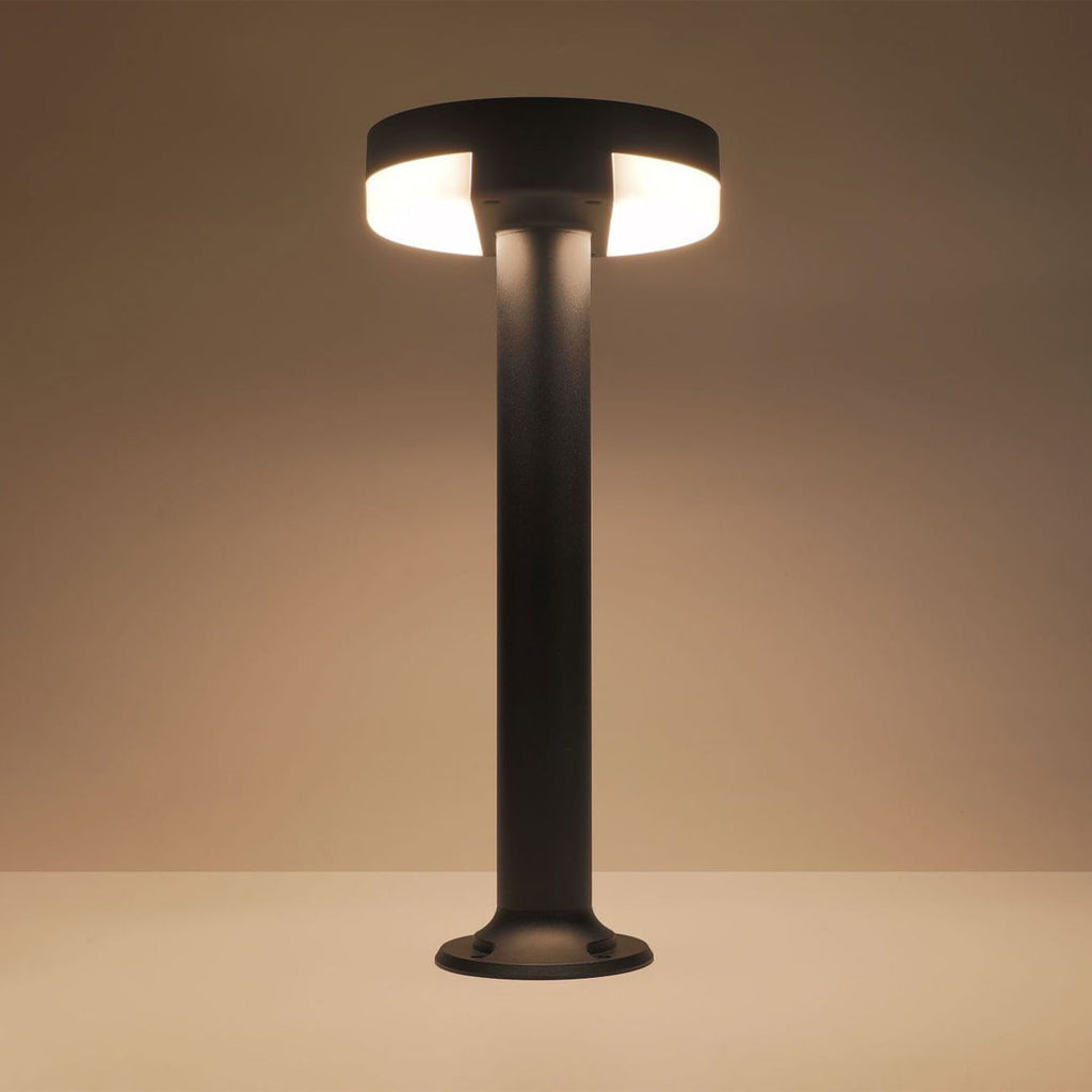 RAVENWOOD OUTDOOR METAL PATHLIGHT WITH WATERPROOF DESIGN