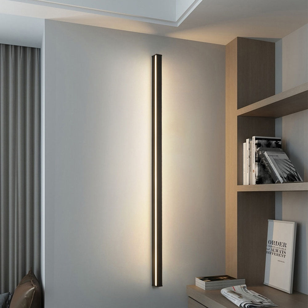WINDSOR BLACK LINEAR OUTDOOR LIGHTING SCULPTURE