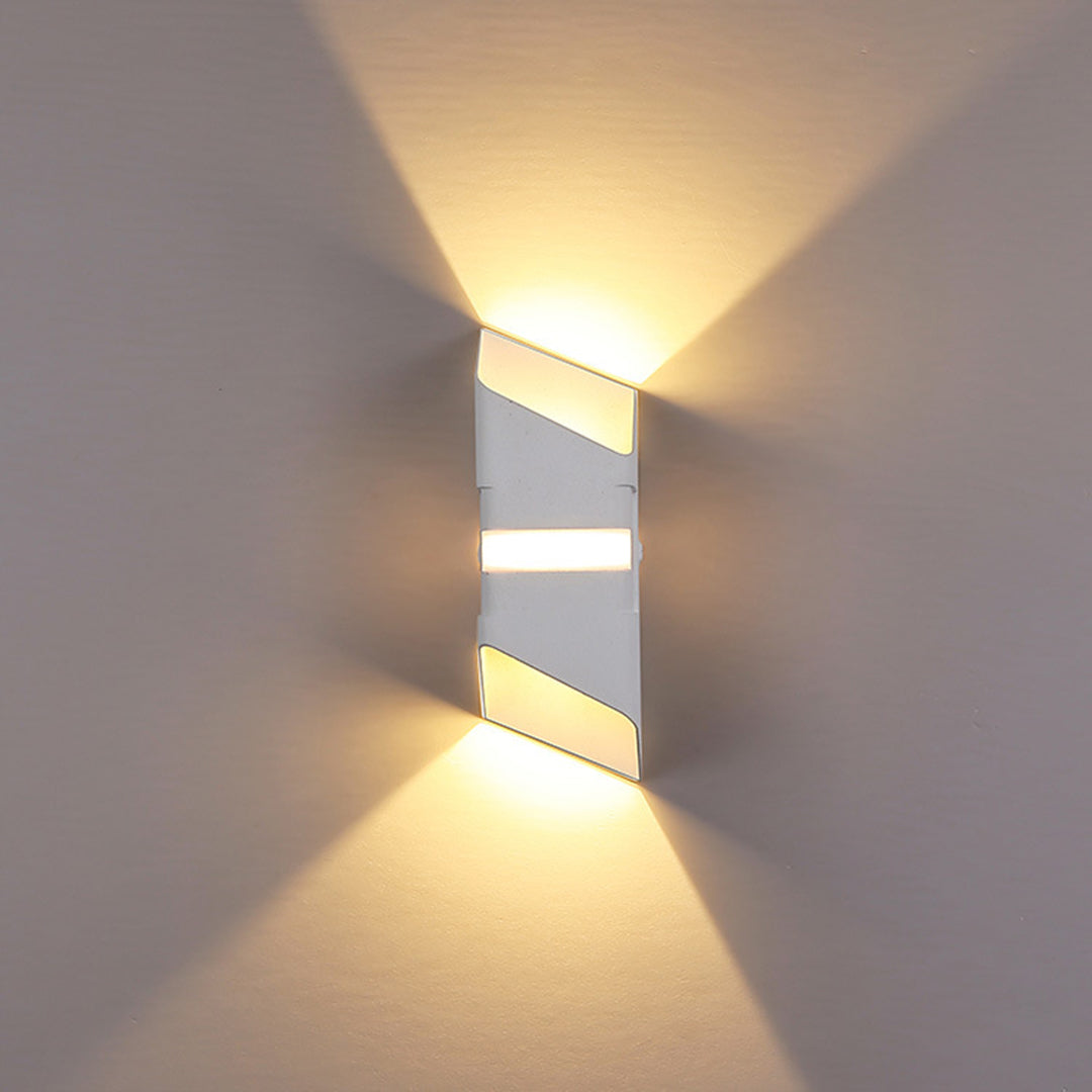 WINCHESTER SQUARE TUBE LED DUAL-FLOW OUTDOOR WALL LANTERN