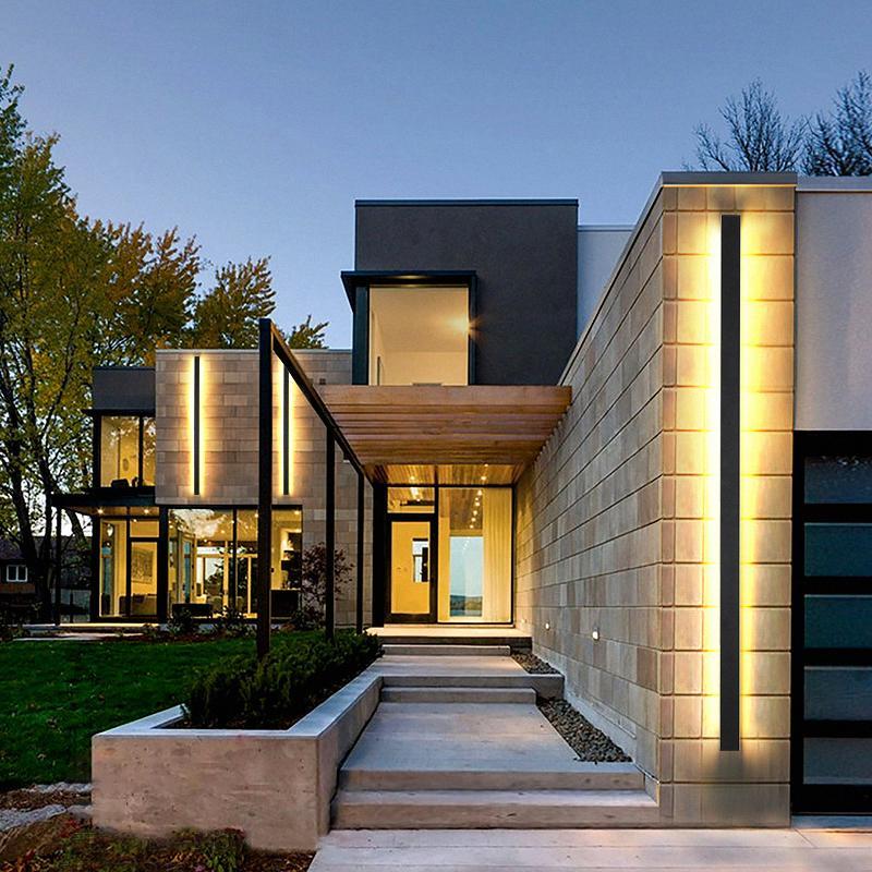 WINDSOR BLACK LINEAR OUTDOOR LIGHTING SCULPTURE