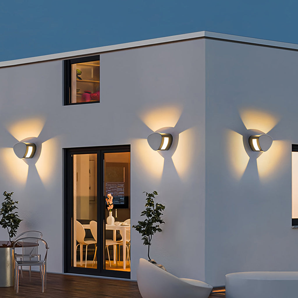 WINTHORPE TRILIGHT OUTDOOR SCONCE