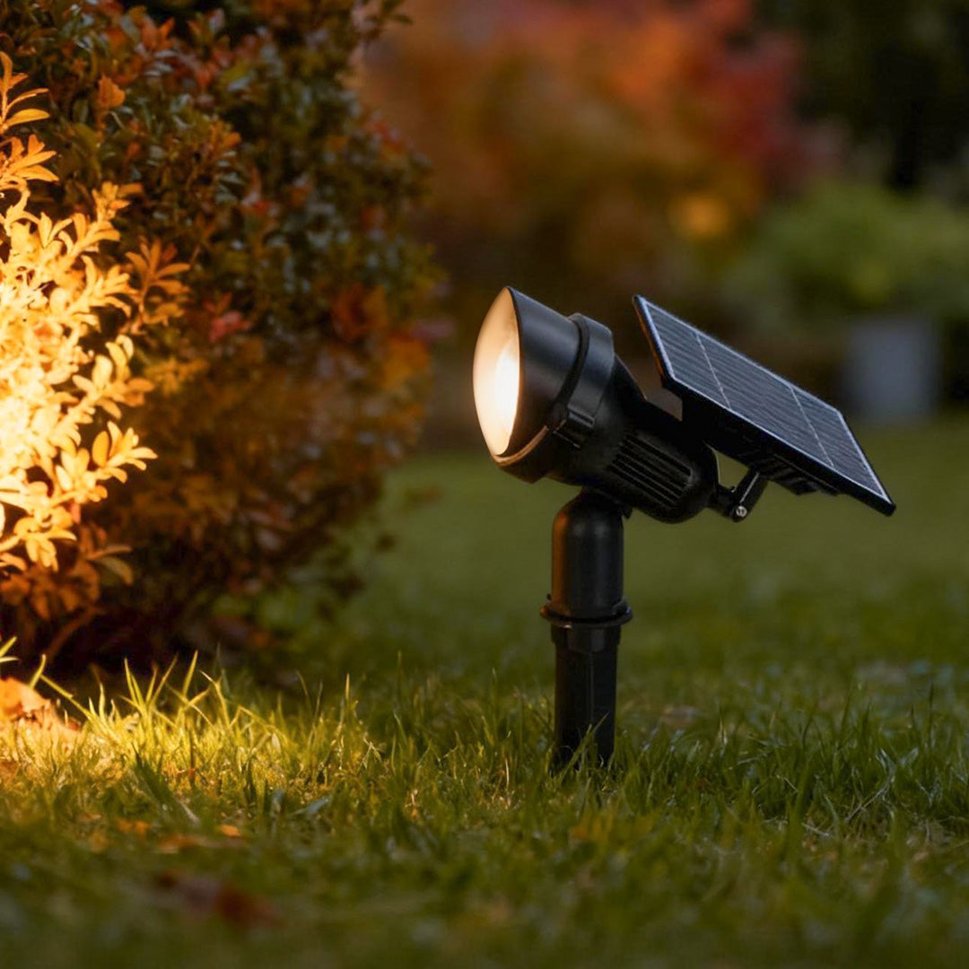 WINTHROP SOLAR-POWERED GARDEN TREE ILLUMINATOR