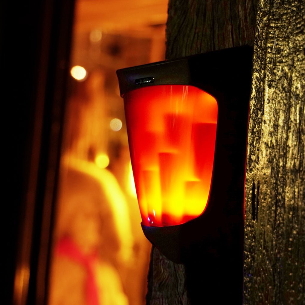 WINDSOR SOLAR FLAME-INSPIRED OUTDOOR WALL SCONCE