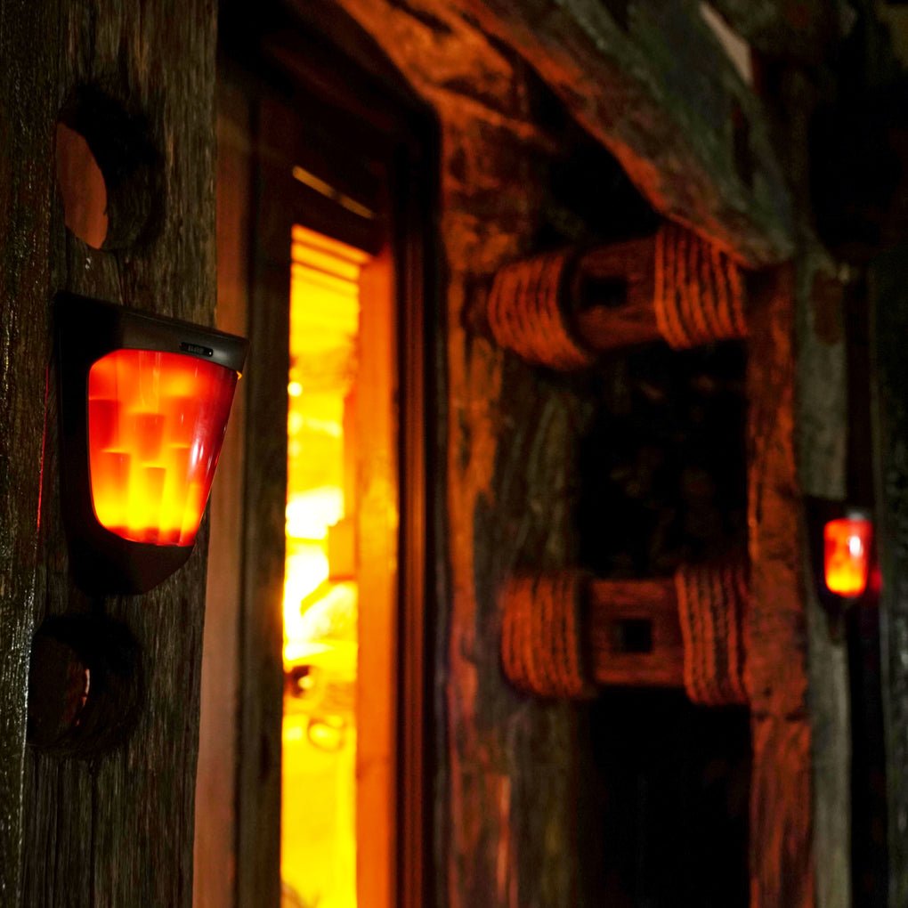 WINDSOR SOLAR FLAME-INSPIRED OUTDOOR WALL SCONCE