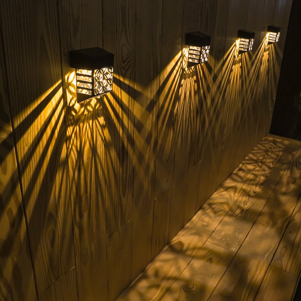 CHESTERFIELD SOLAR-POWERED FENCE WALL LANTERN